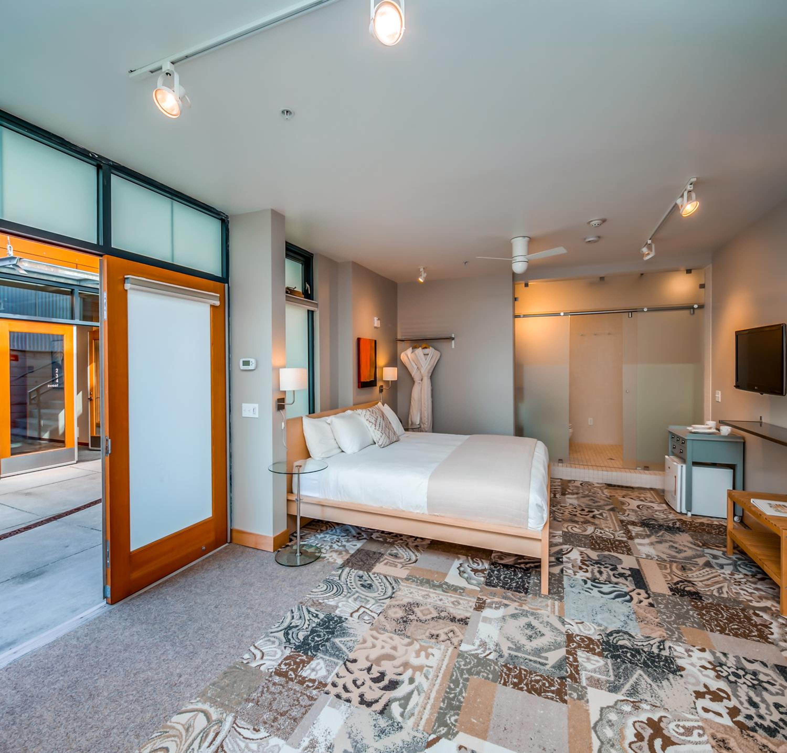 Standard King Room