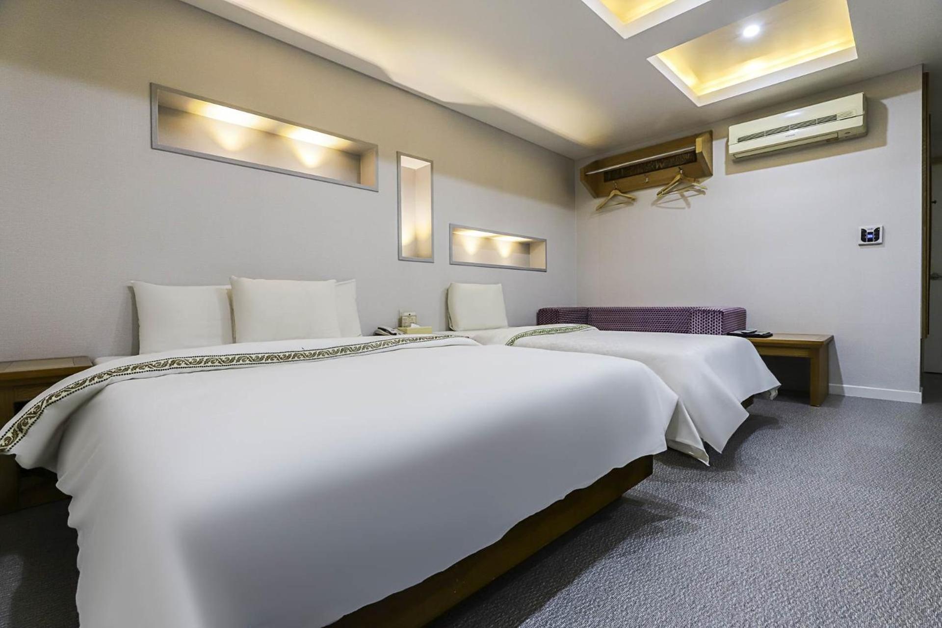 Superior Twin Room - Photo 5