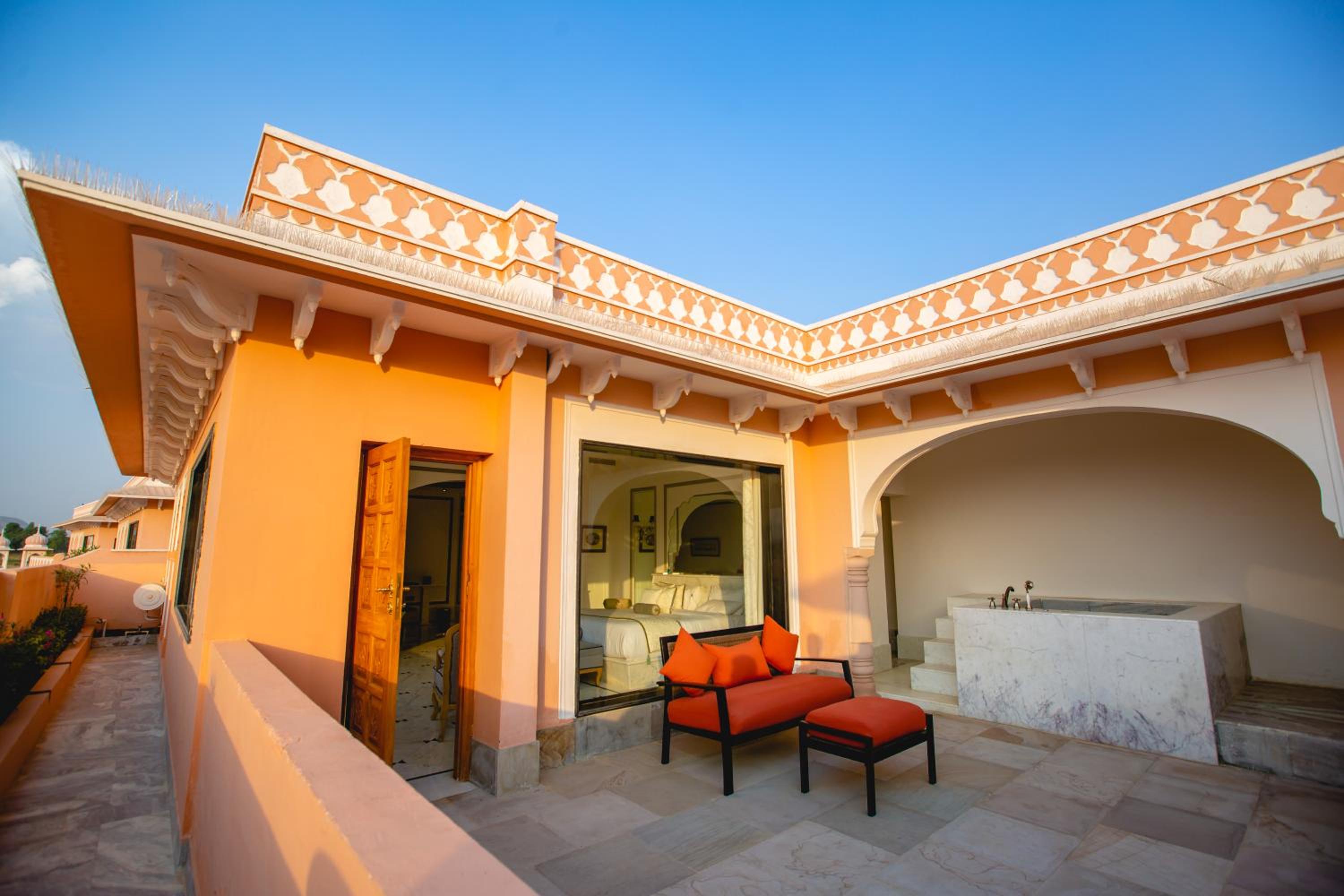  Royal Exclusive Villa Suite with Private Pool : Welcome drink on arrival, 2 pints of Kingfisher lager beer, One child up to 10 years complimentary without extra bed,20% discount on all resort services   - Photo 14