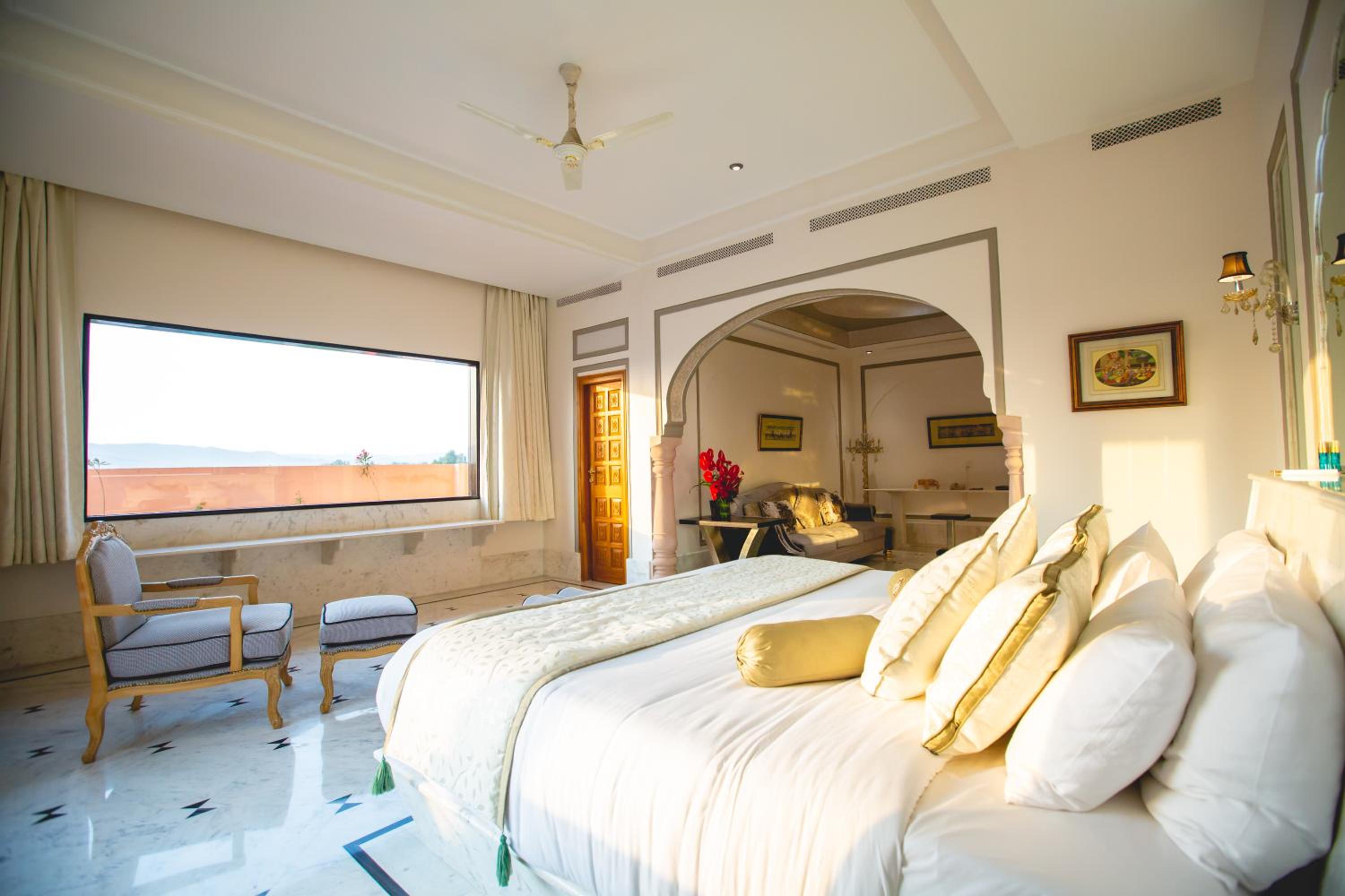  Royal Exclusive Villa Suite with Private Pool : Welcome drink on arrival, 2 pints of Kingfisher lager beer, One child up to 10 years complimentary without extra bed,20% discount on all resort services   - Photo 9