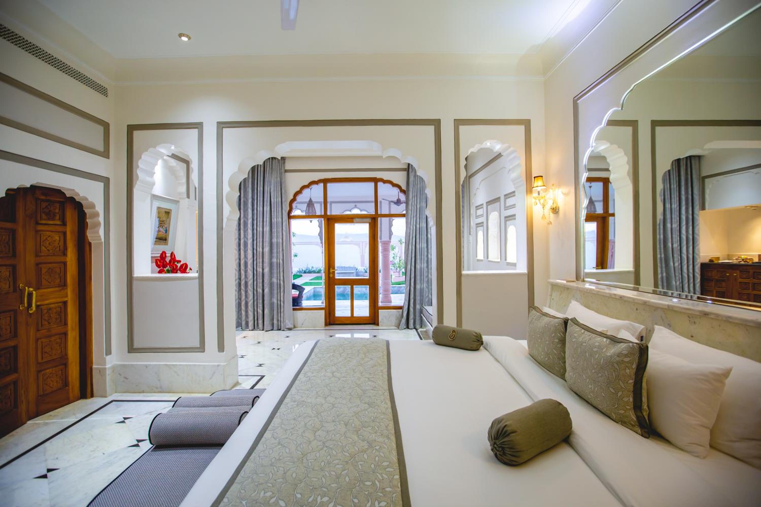  Royal Villa Suite with Private Pool : Welcome drink on arrival, 2 pints of Kingfisher lager beer, One child up to 10 years complimentary without extra bed,20% discount on all resort services,Complimentary Mini Bar - Photo 13