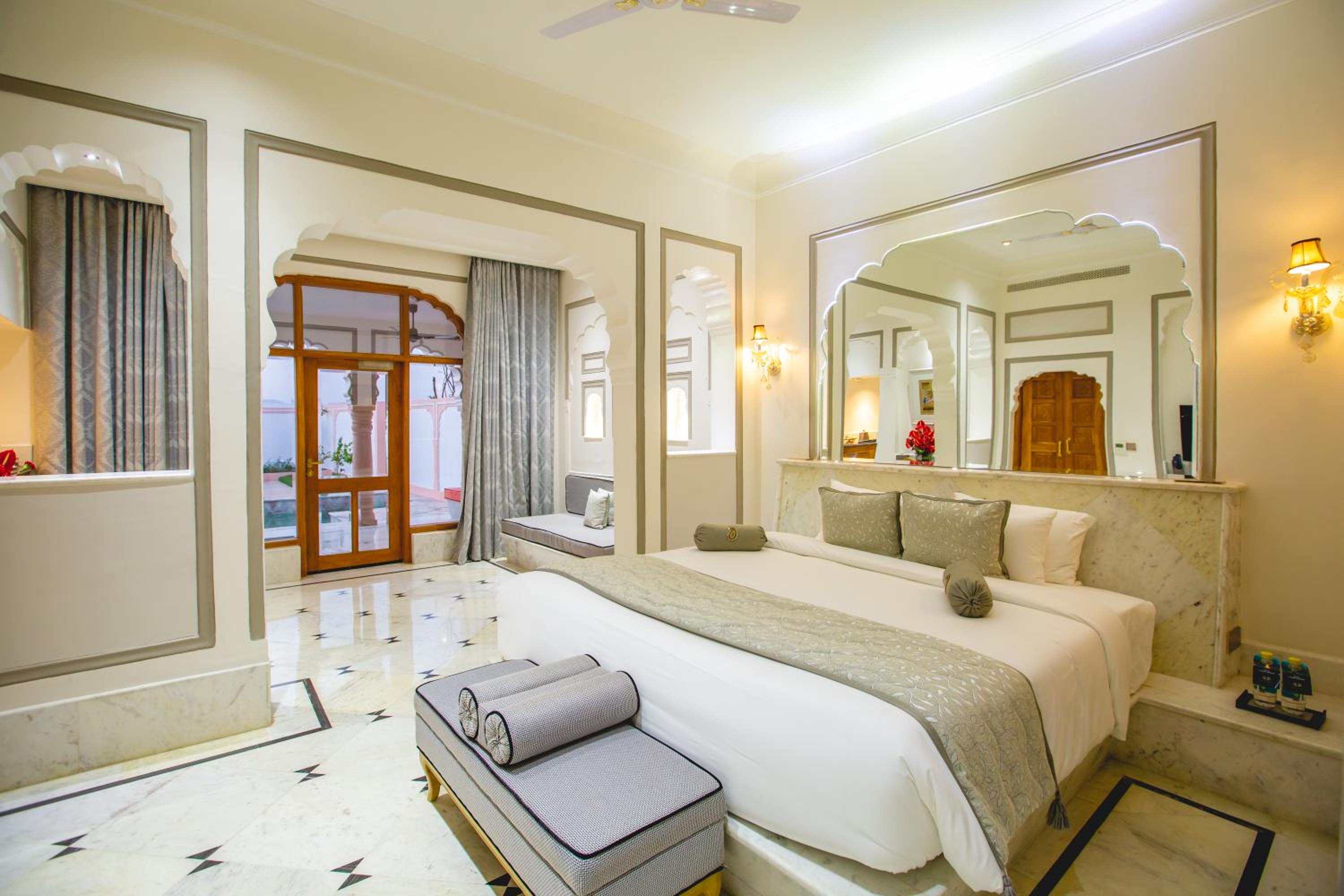  Royal Villa Suite with Private Pool : Welcome drink on arrival, 2 pints of Kingfisher lager beer, One child up to 10 years complimentary without extra bed,20% discount on all resort services,Complimentary Mini Bar - Photo 14