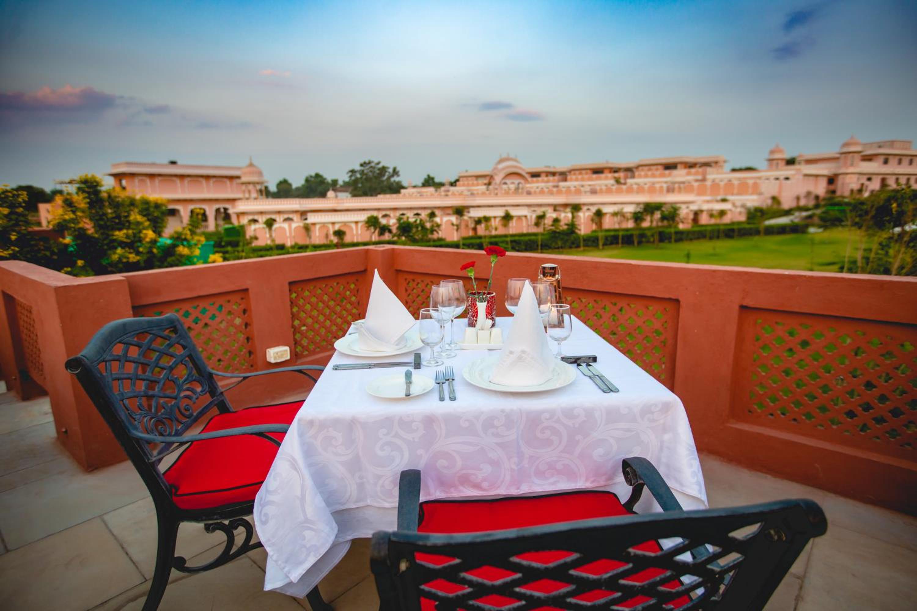  Royal Exclusive Villa Suite with Private Pool : Welcome drink on arrival, 2 pints of Kingfisher lager beer, One child up to 10 years complimentary without extra bed,20% discount on all resort services   - Photo 31