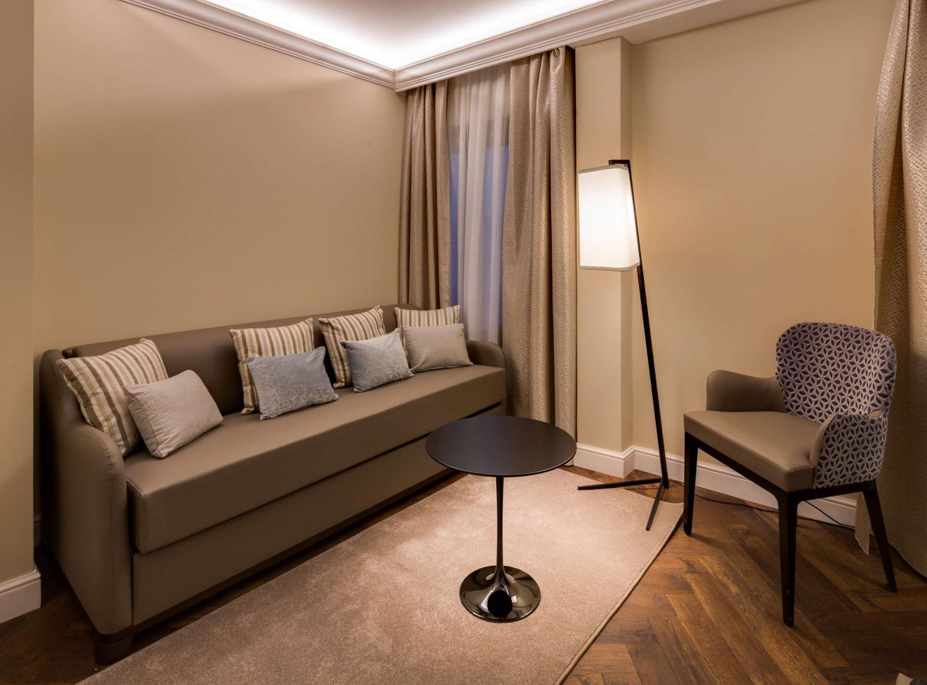 Junior Suite with Sofa Bed thumbnail 6