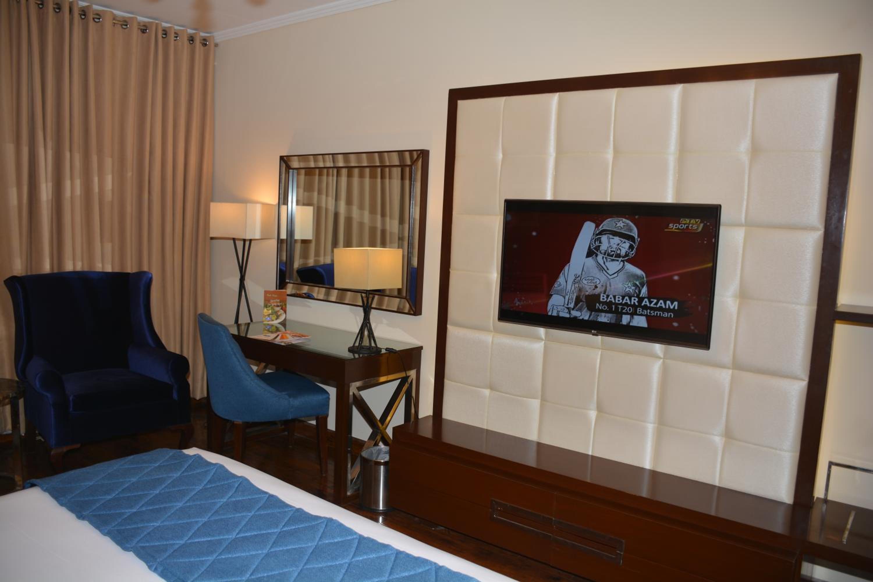 Deluxe Room - Photo 2
