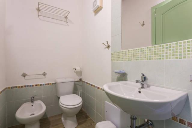 Economy Double Room - Photo 4