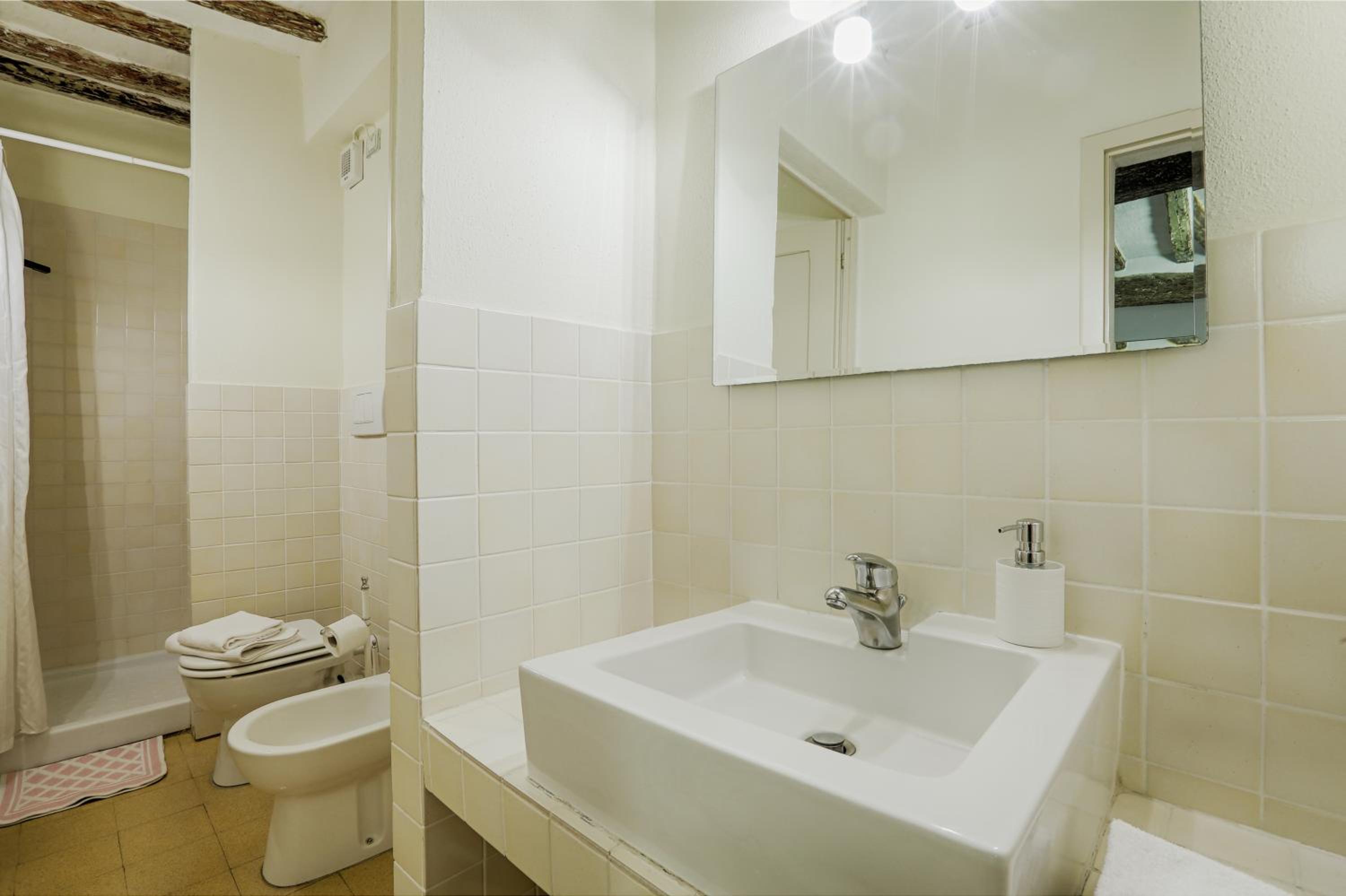 Twin Room - Photo 5