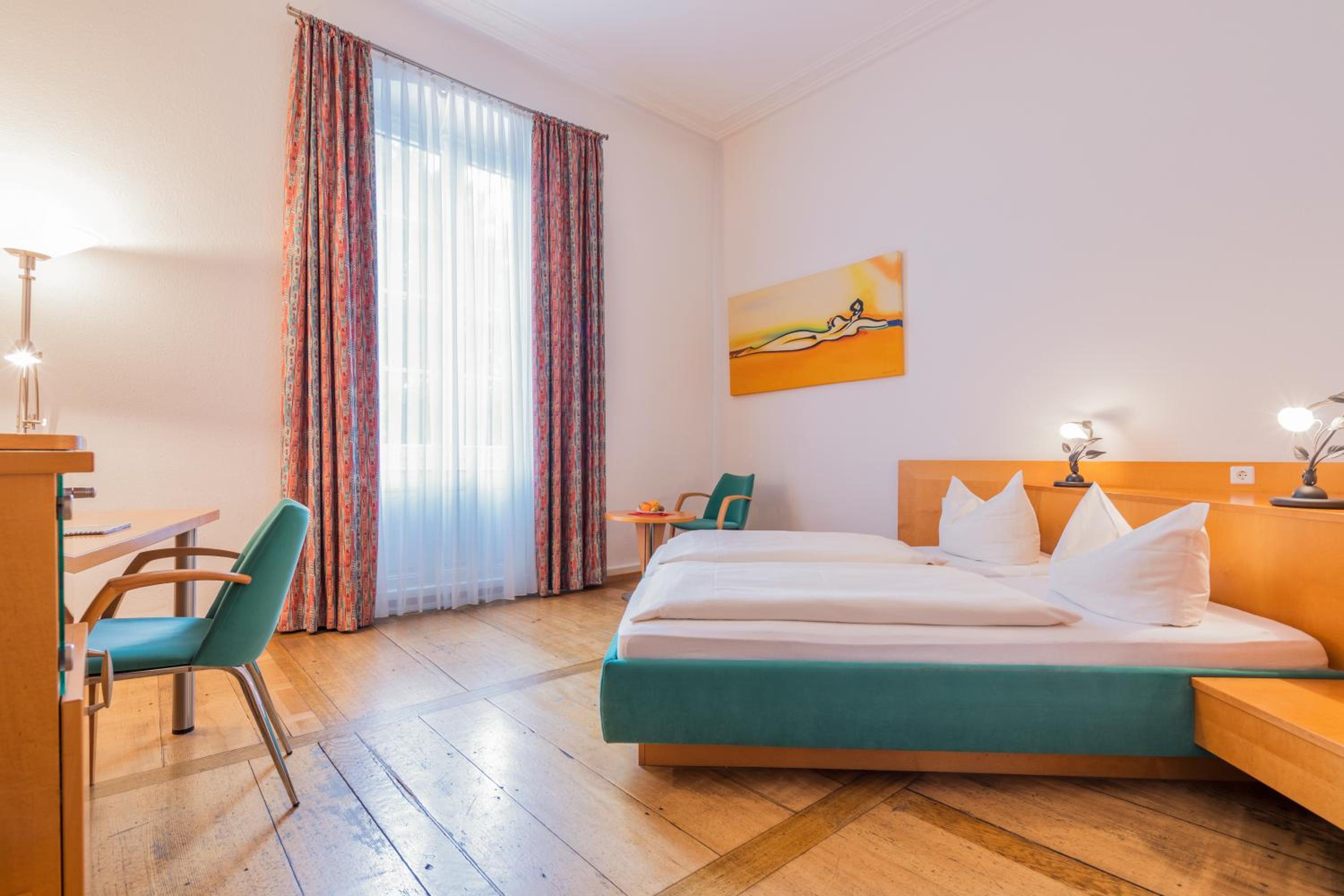 Double Room thumbnail 5