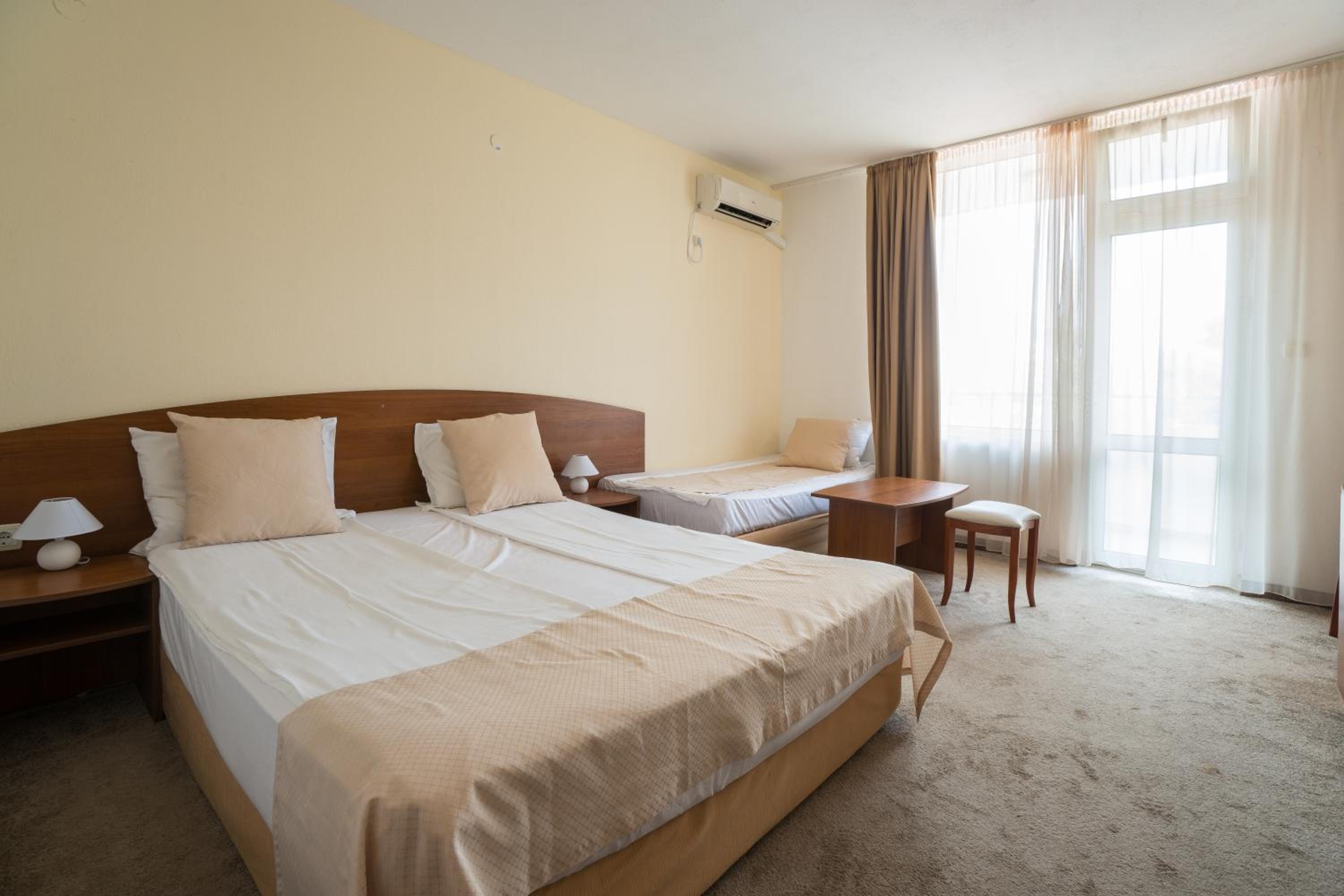 Double Room (2 Adults + 1 Child)
