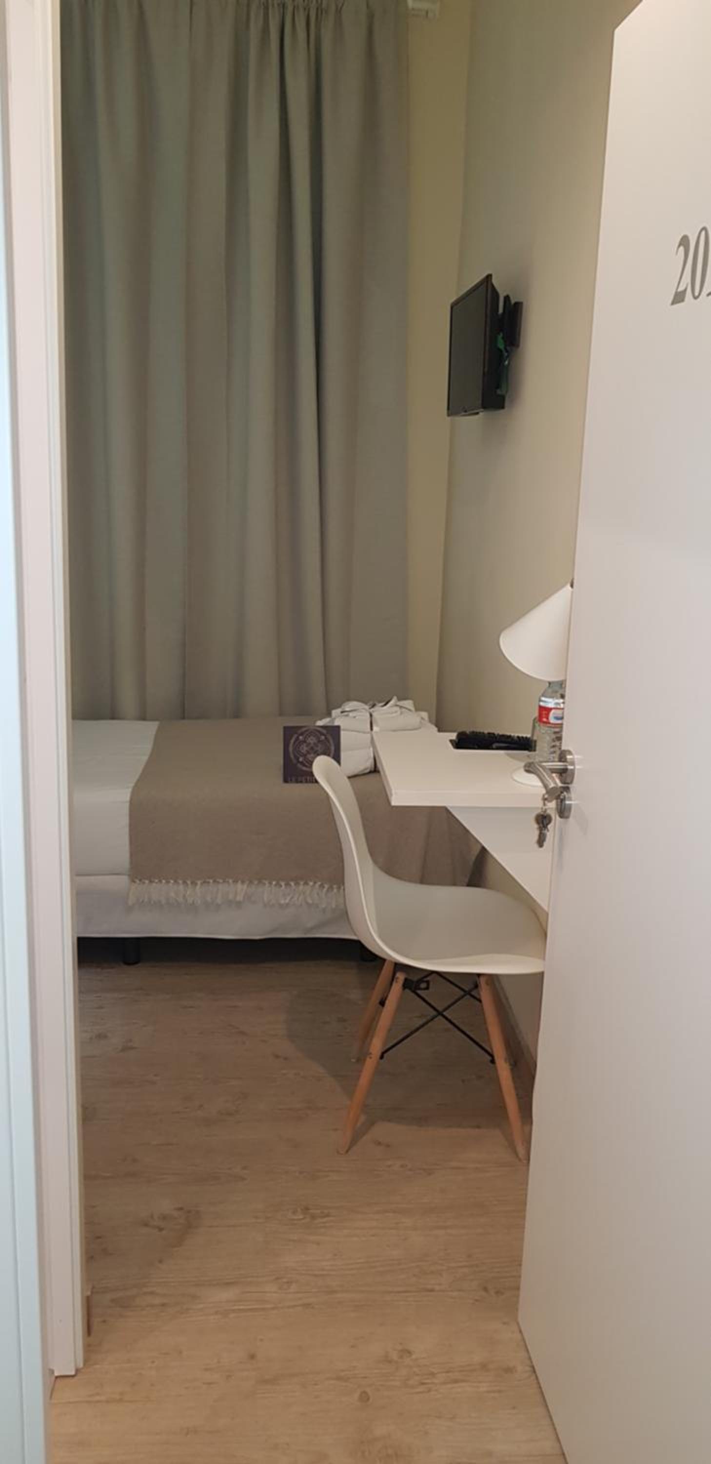 Single Room photo 2