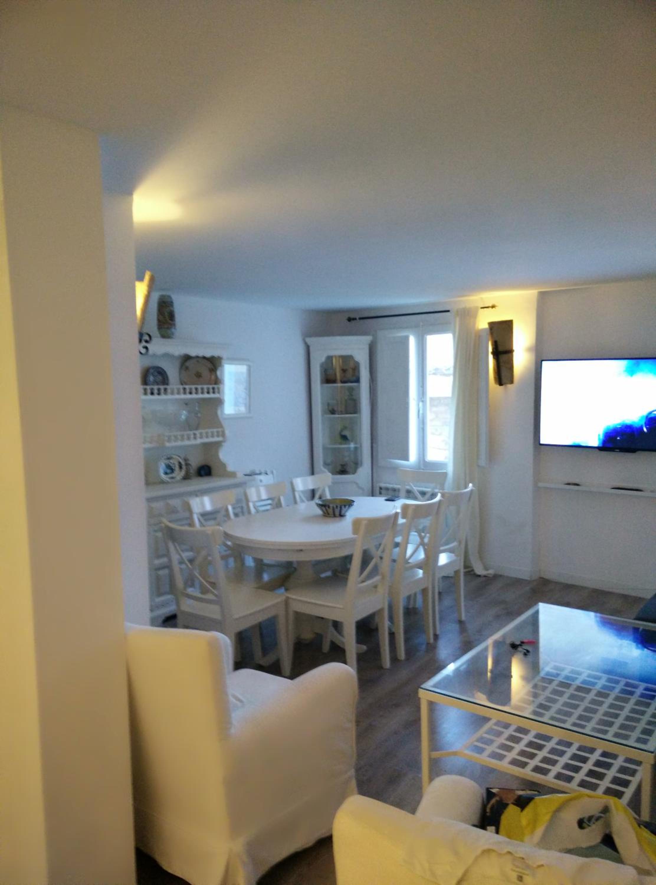 Villa - Photo 2