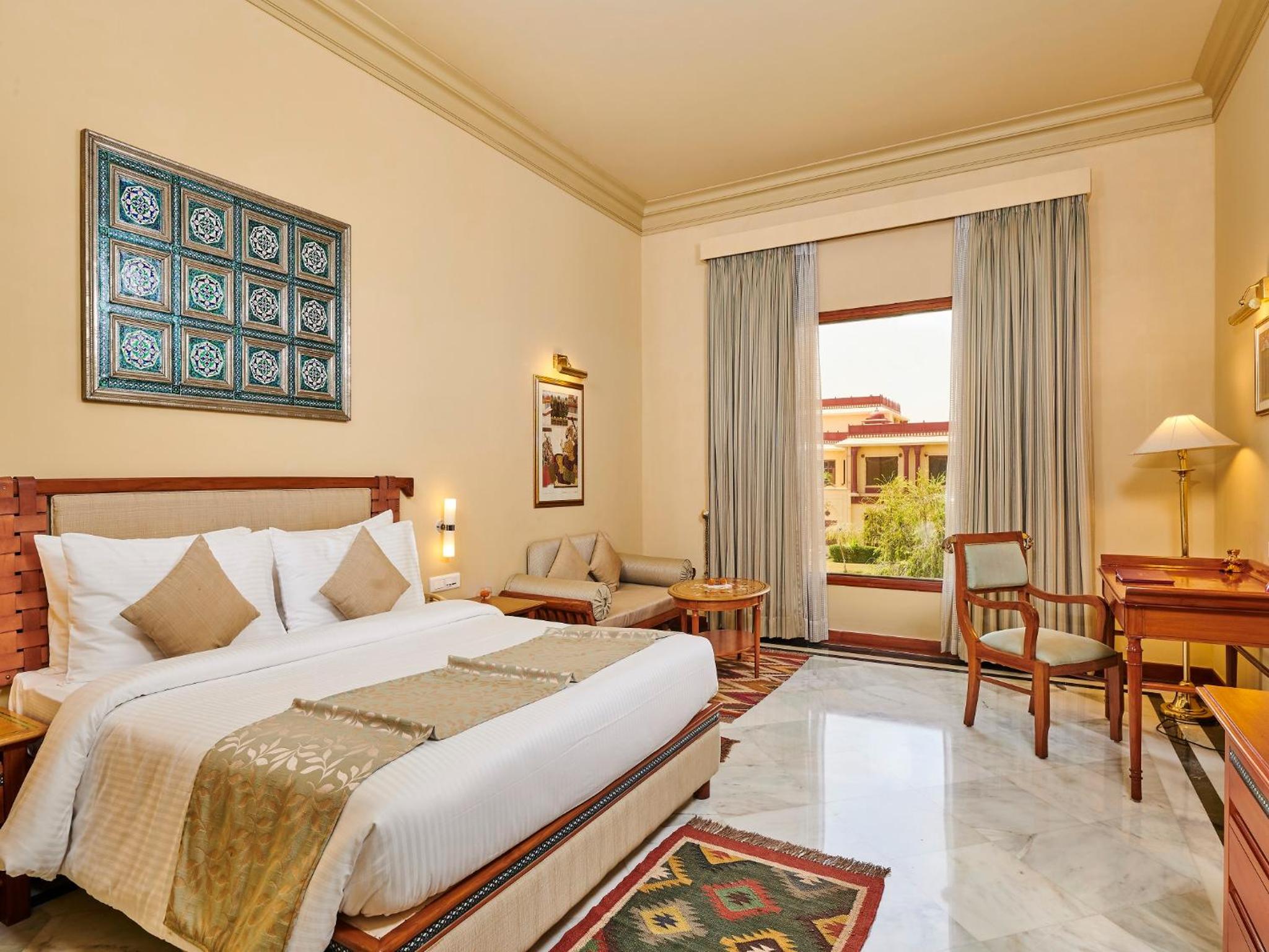  Royal Courtyard King Bed or Twin Bed - Photo 4