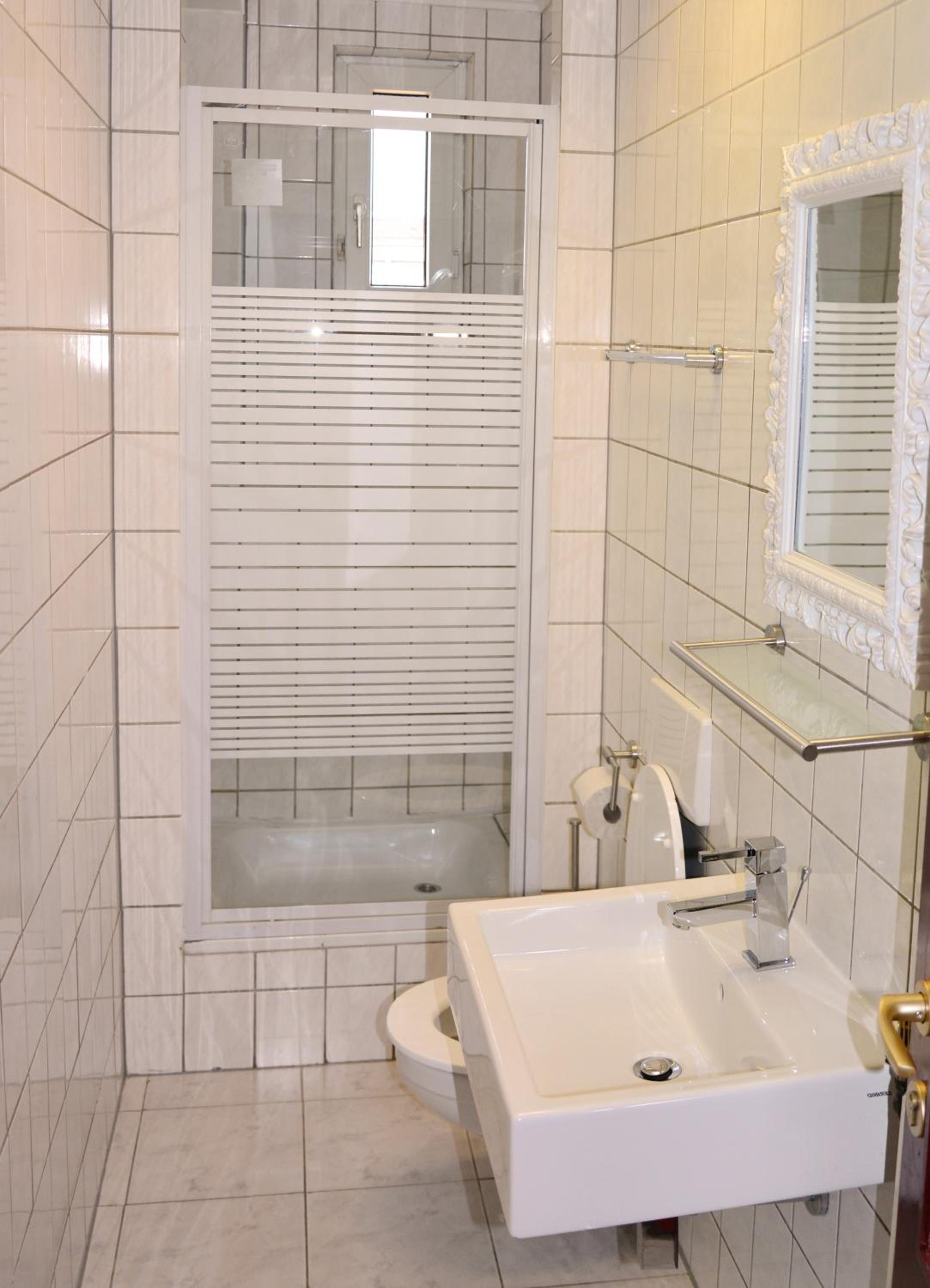 Triple Room with Shared Bathroom photo 3