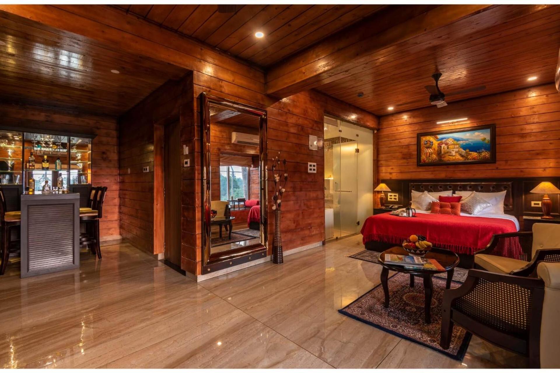 Royal Suite - Photo 3