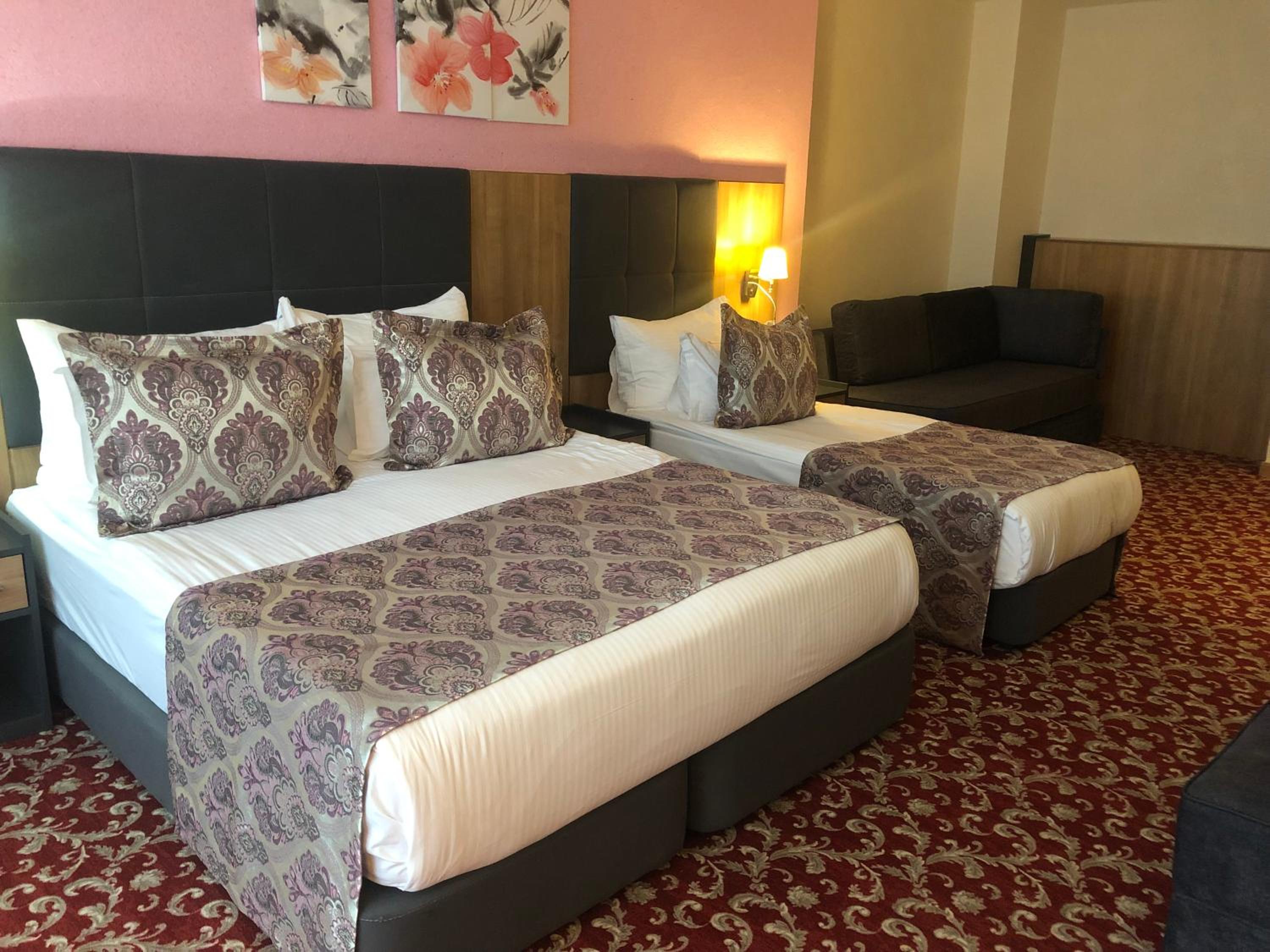 Superior Triple Room photo 3