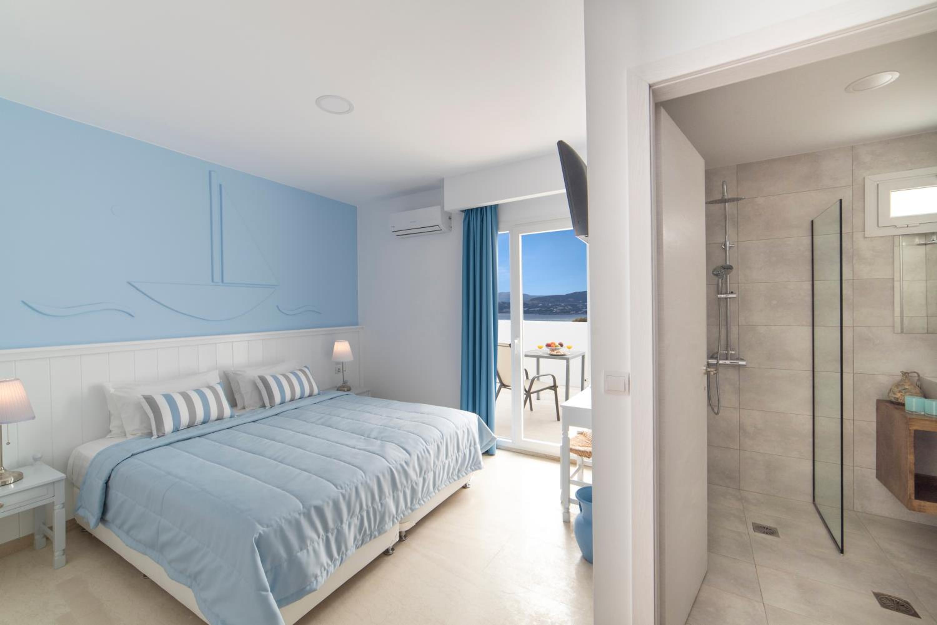 Deluxe Double Room with Sea View and minipool - Photo 4