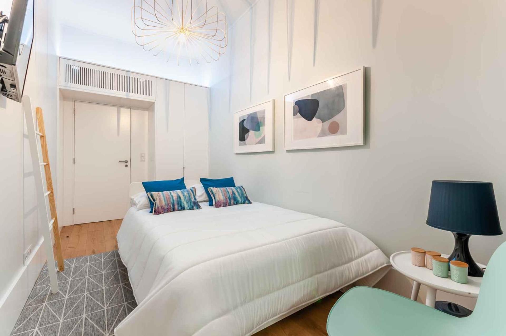 Standard Suite - Photo 1