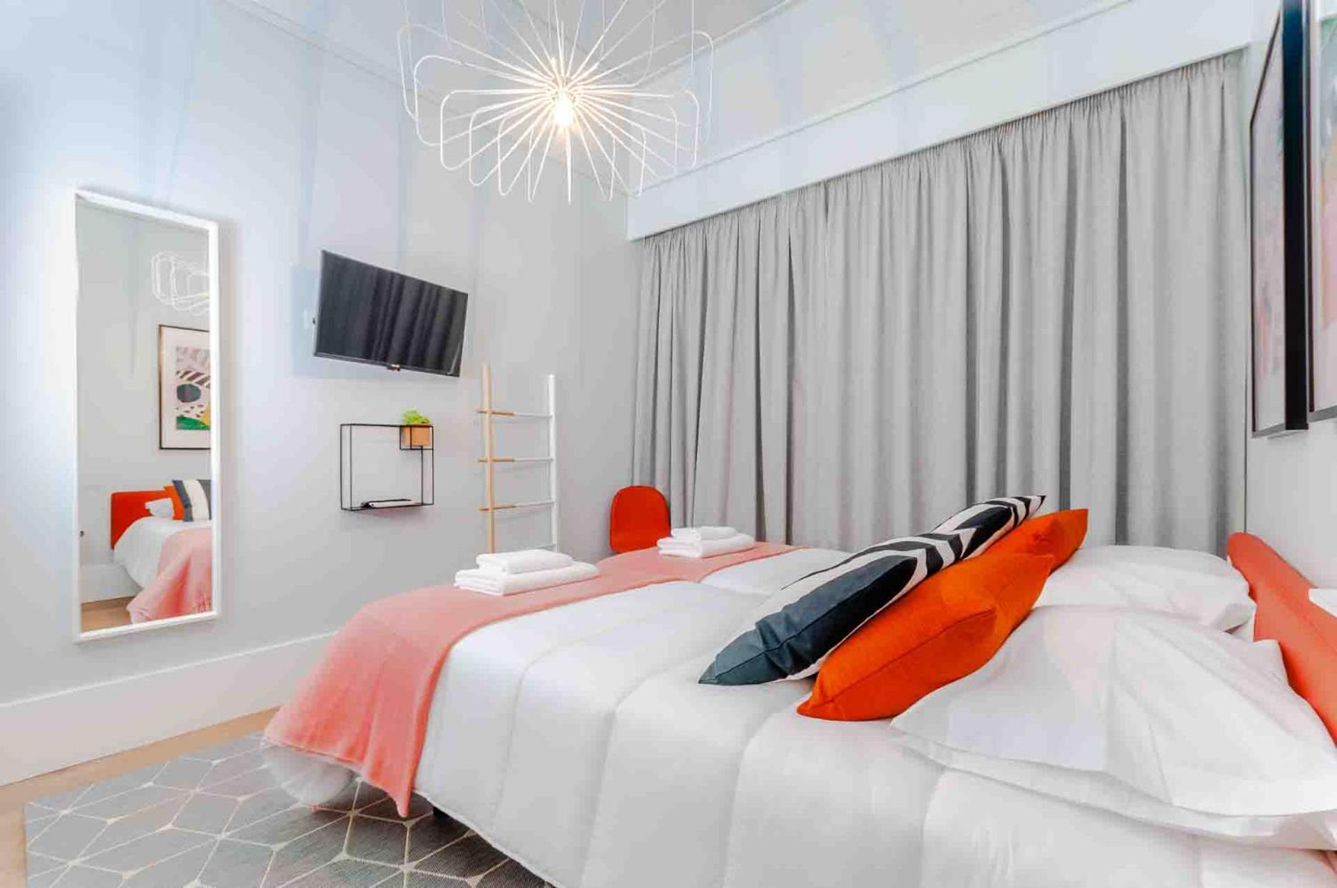 Double or Twin Room with Balcony - Photo 3