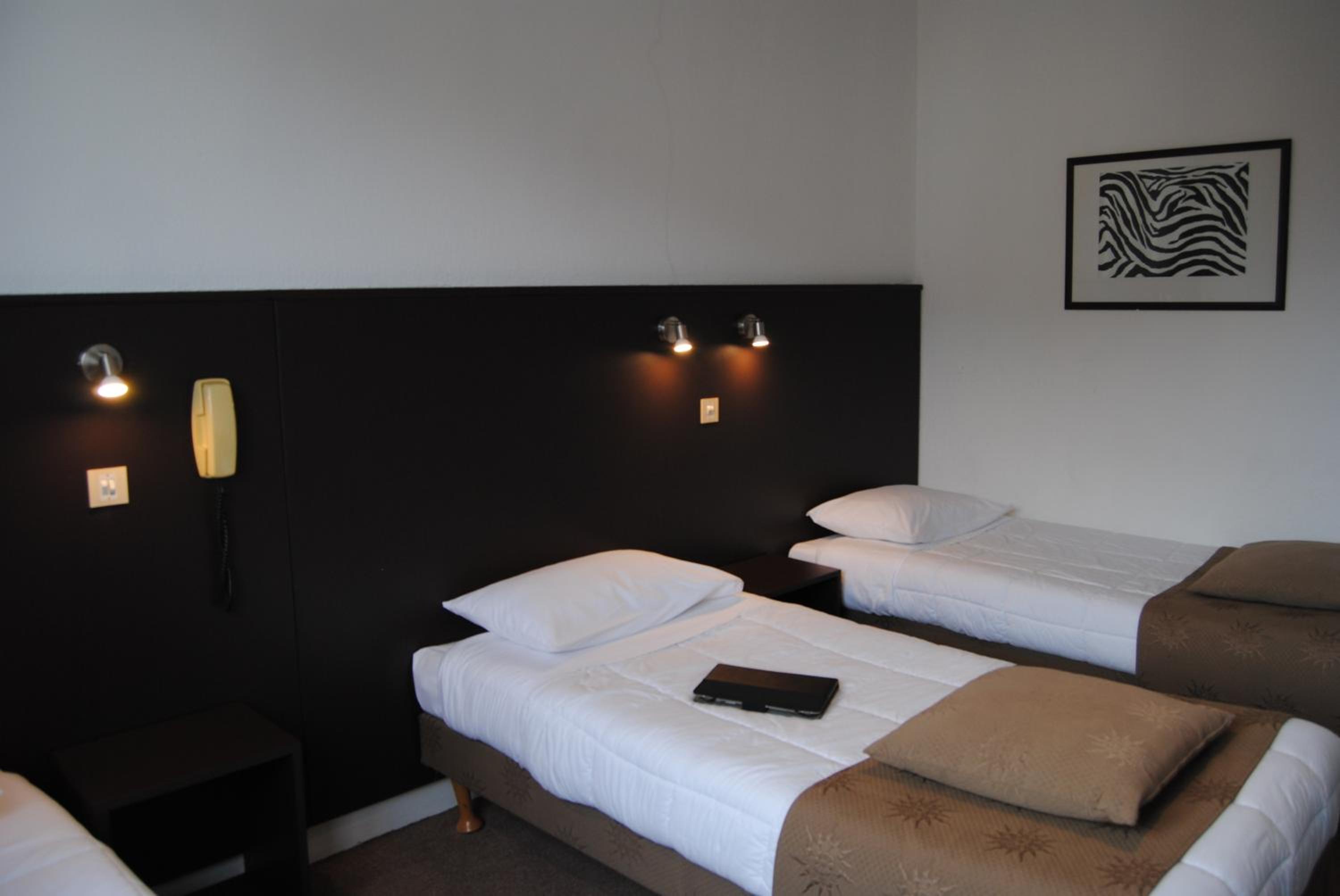 Triple Room - Photo 18
