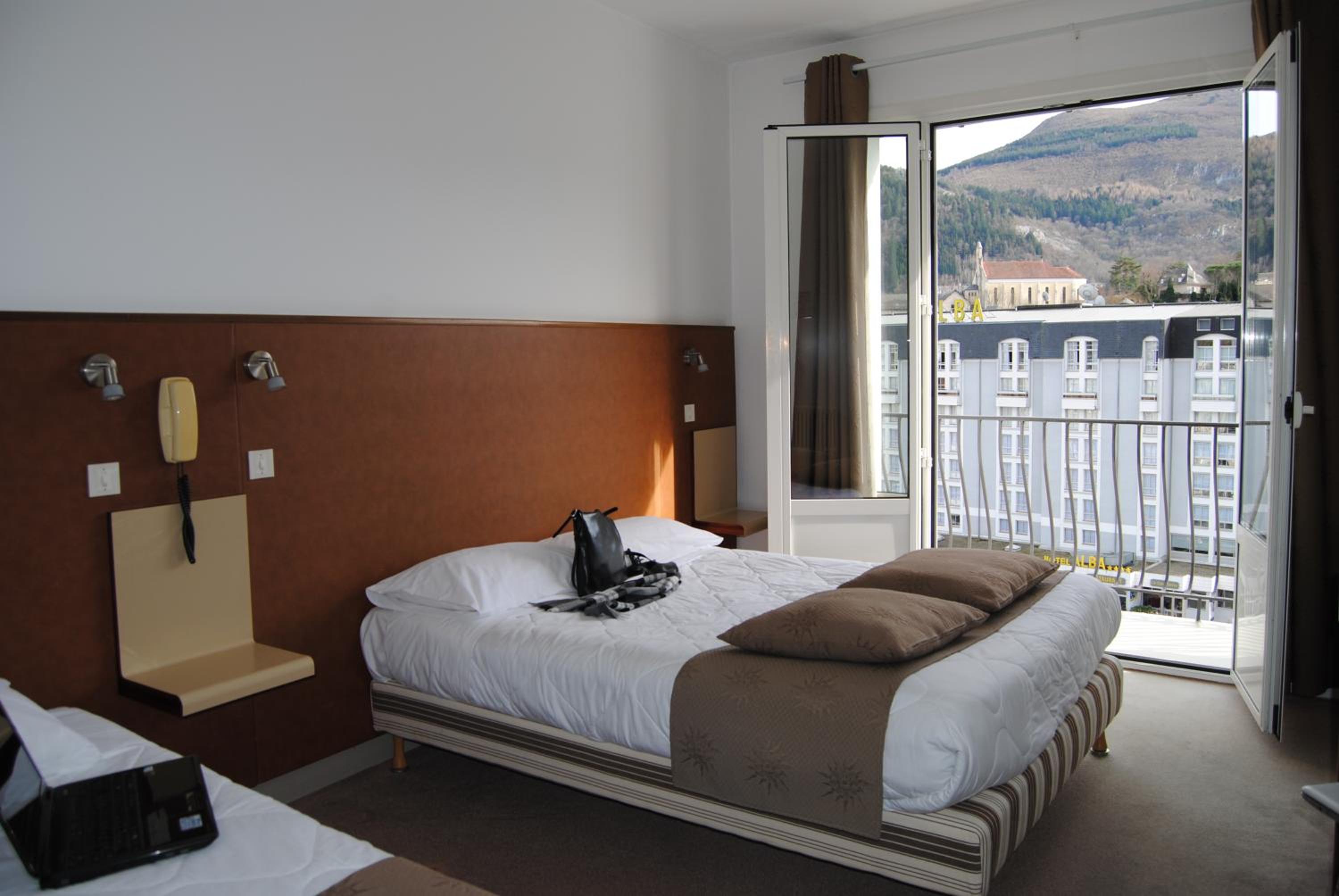 Triple Room - Photo 9
