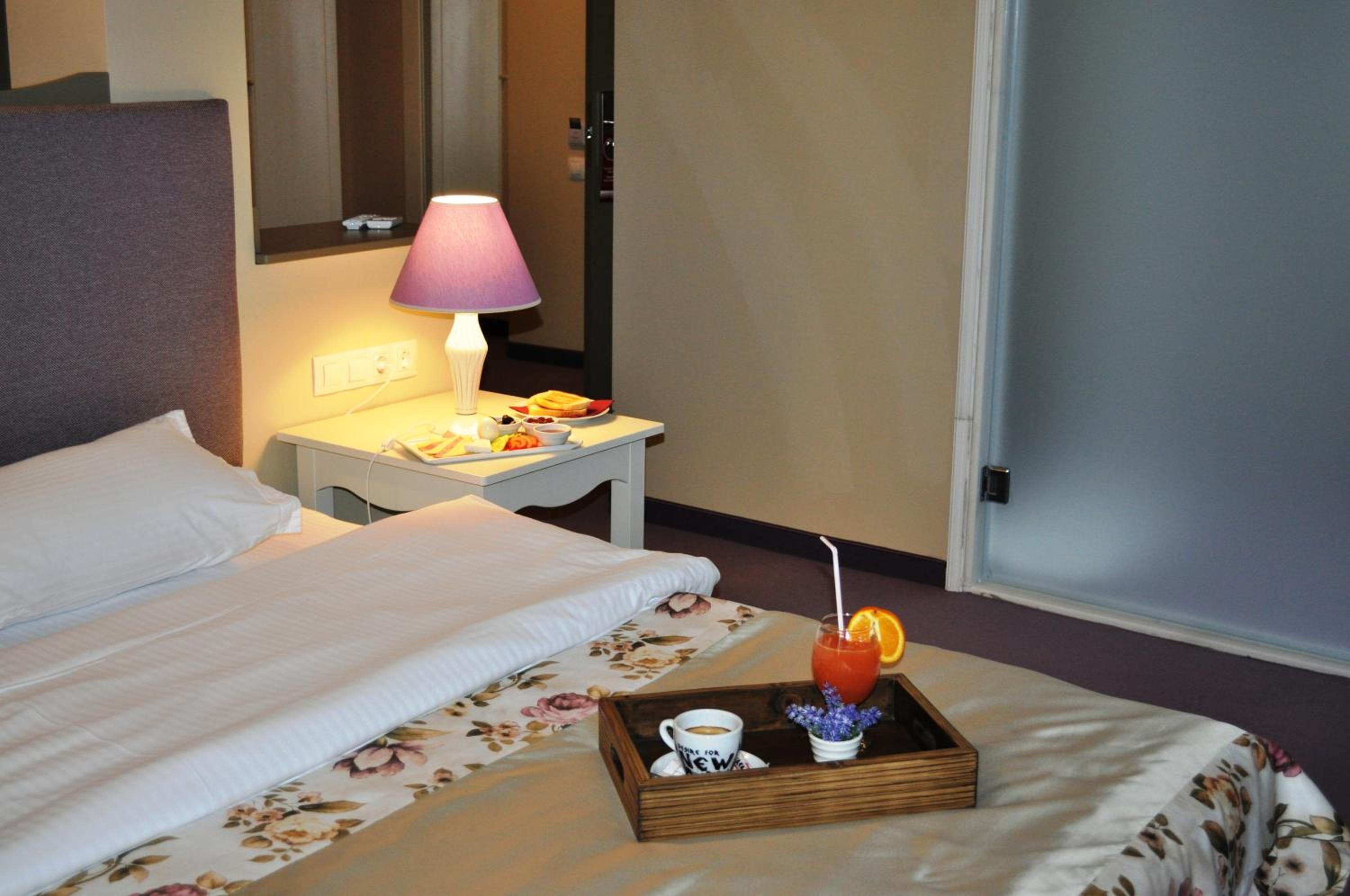 Deluxe Junior Suite - Photo 1