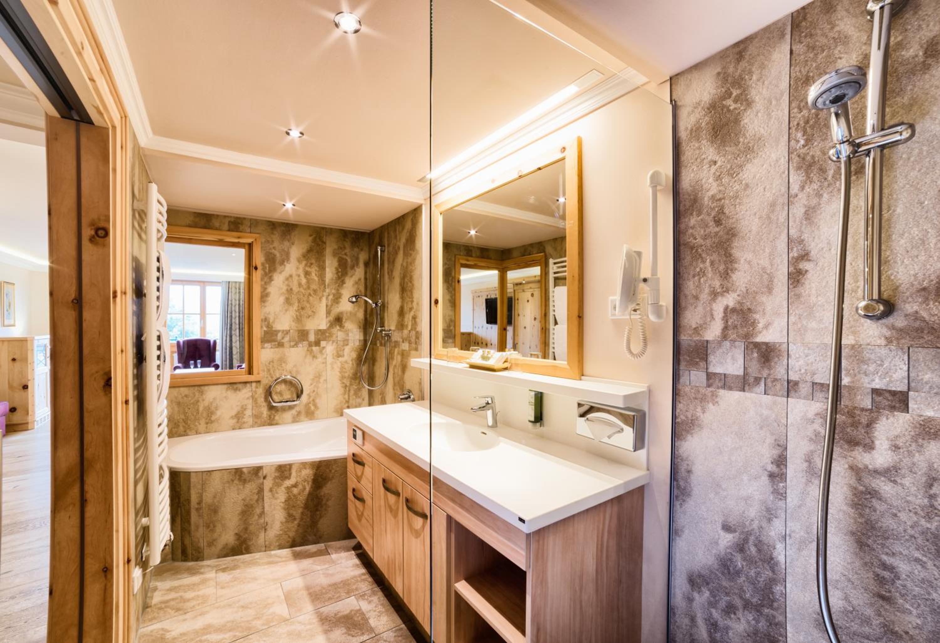 Deluxe Double Room photo 2