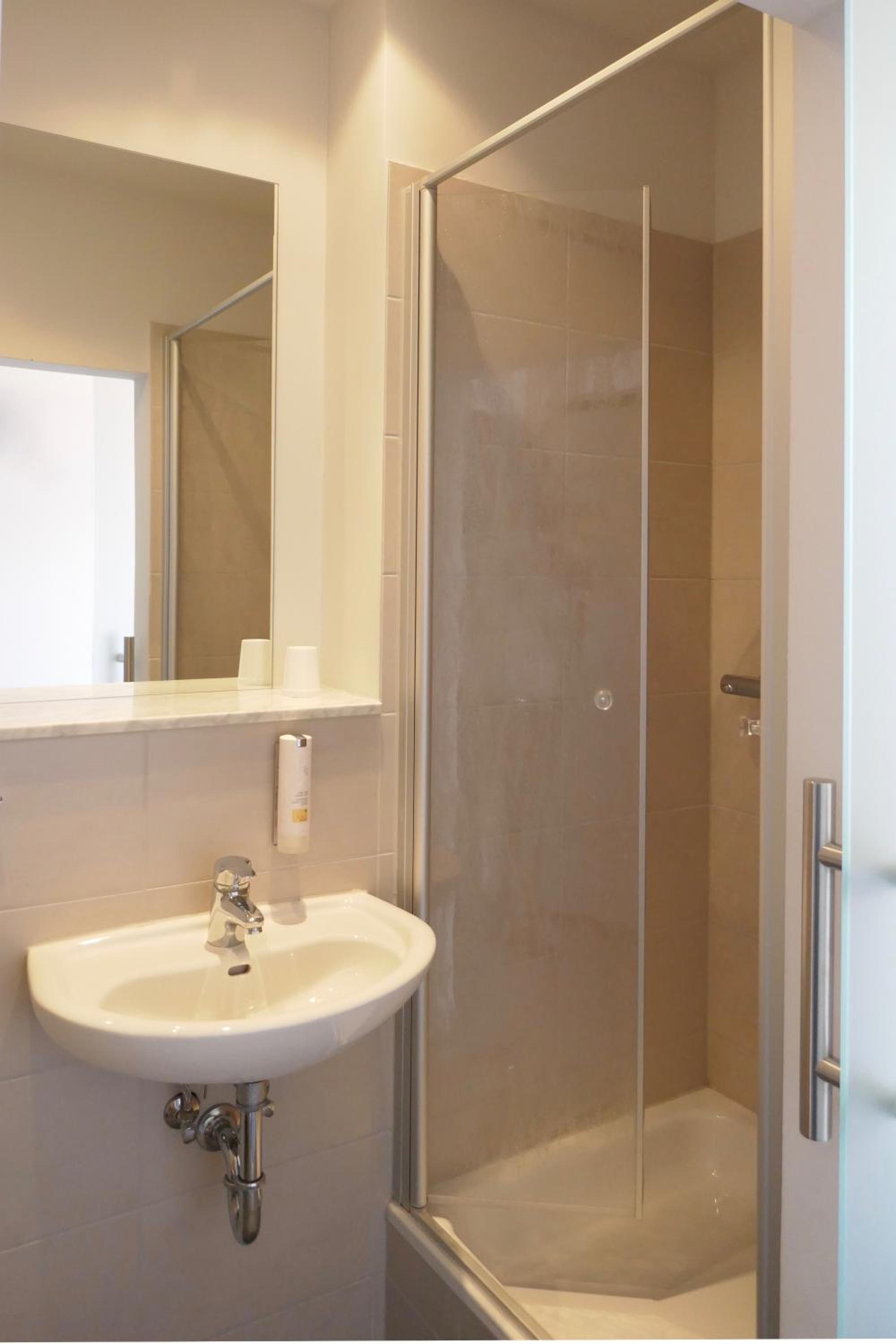 Single Room photo 3