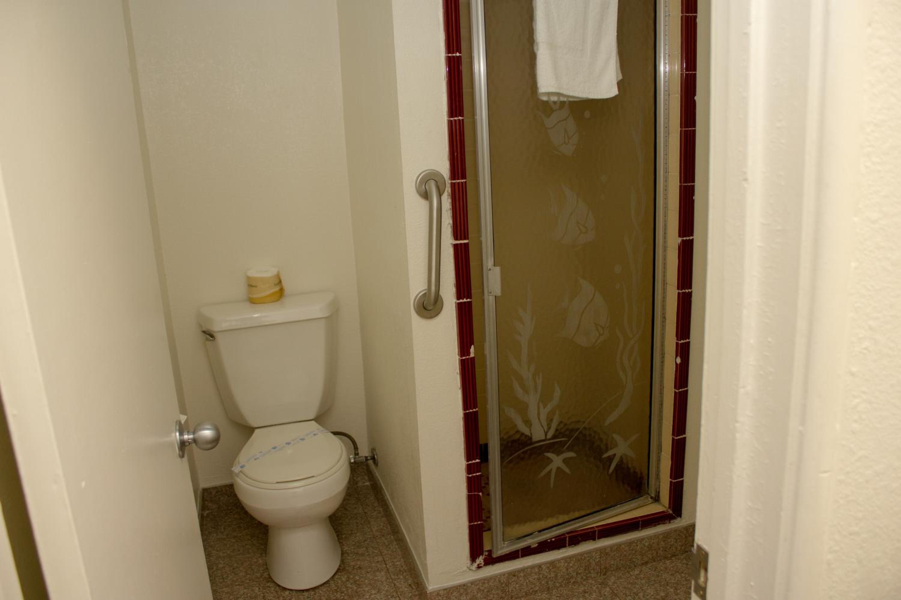 Queen Room - Non-Smoking - Photo 2