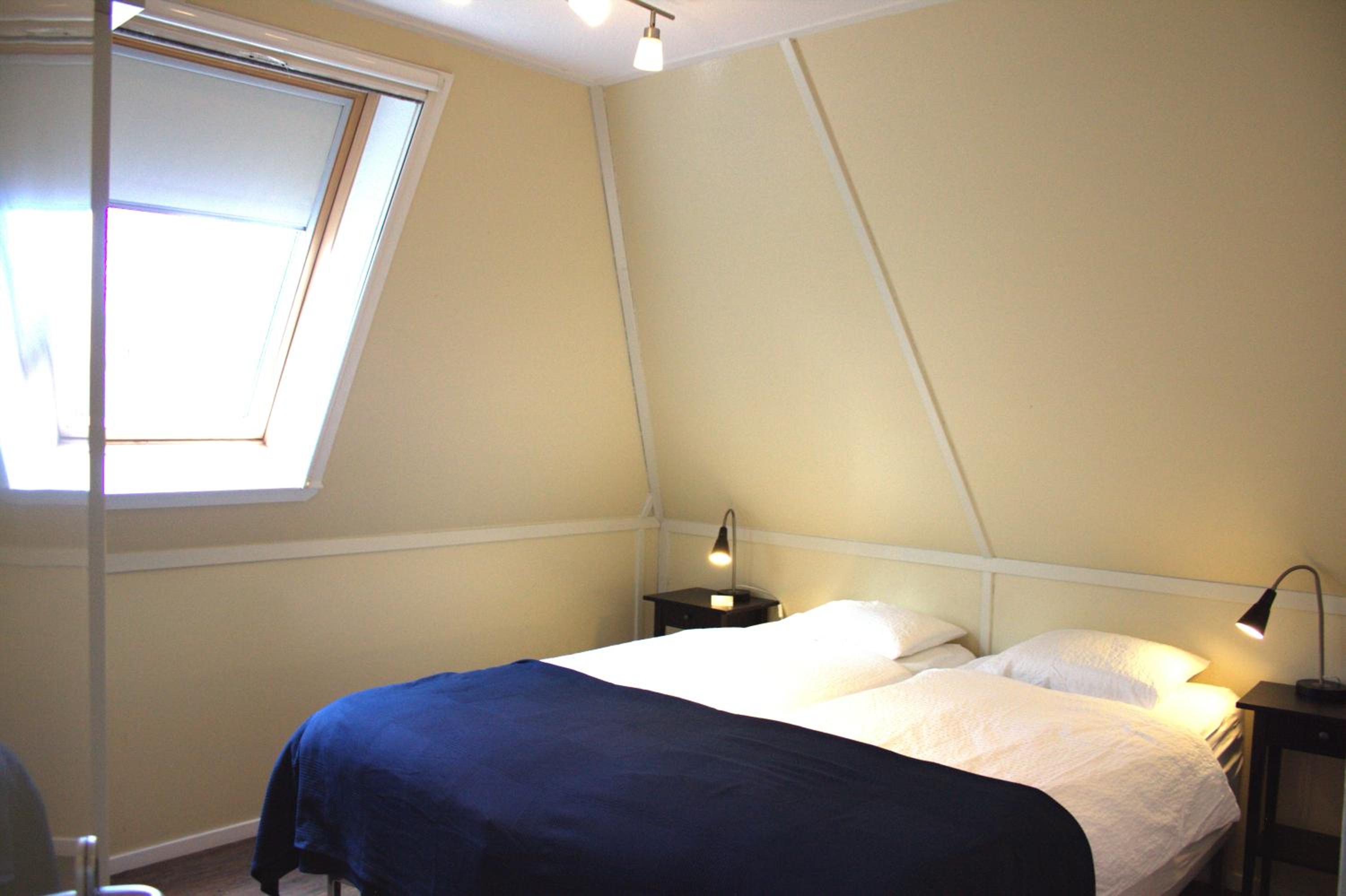 Five-Bedroom House photo 3