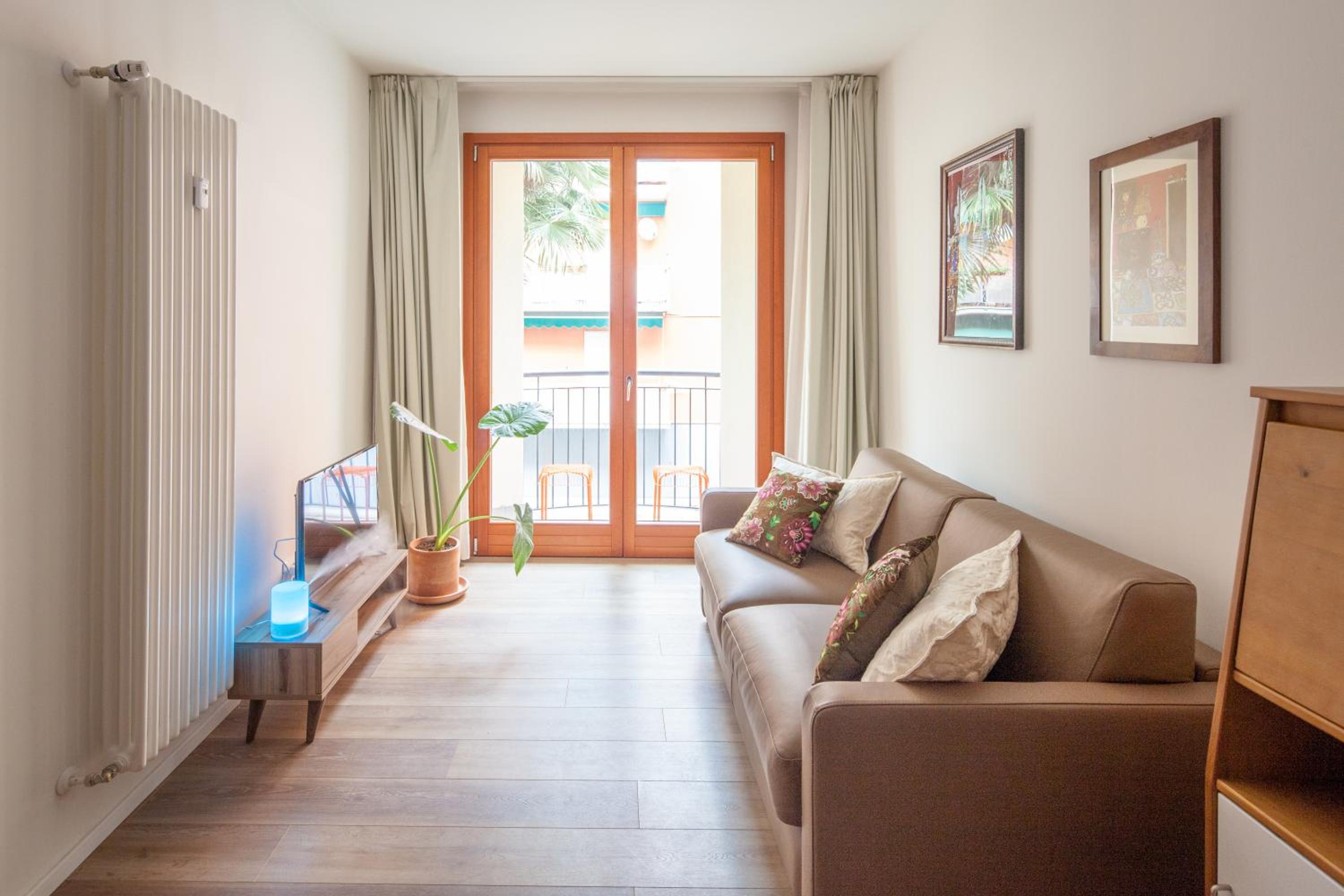 One-Bedroom Apartment - Photo 1