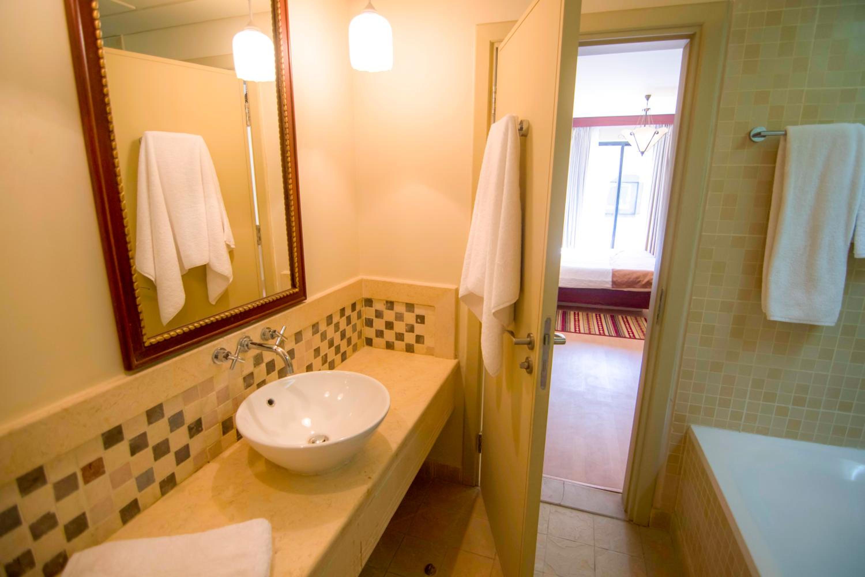 One Bedroom Superior Suite Pool/Lagoon View photo 2