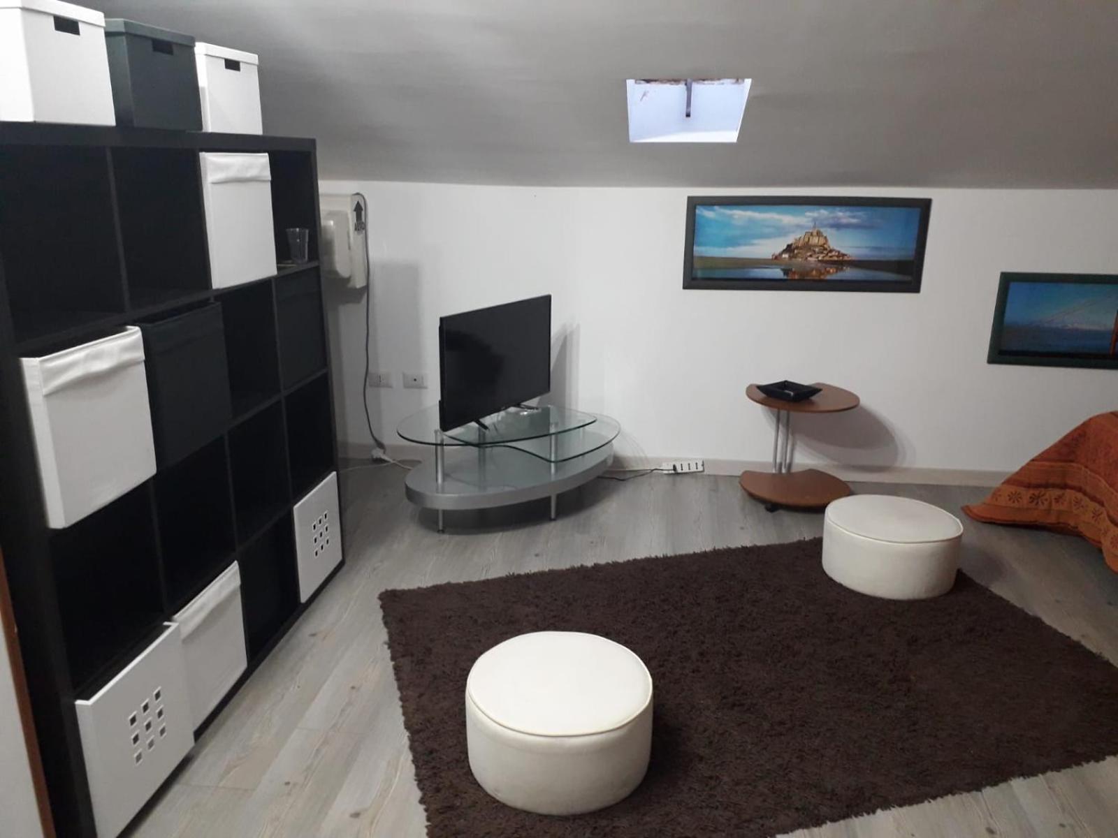 Studio Apartment photo 1
