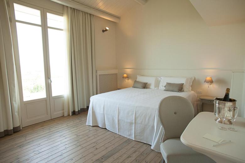 Suite - Photo 8