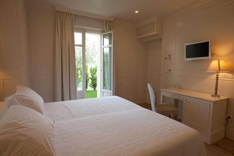 Double Room - Photo 7