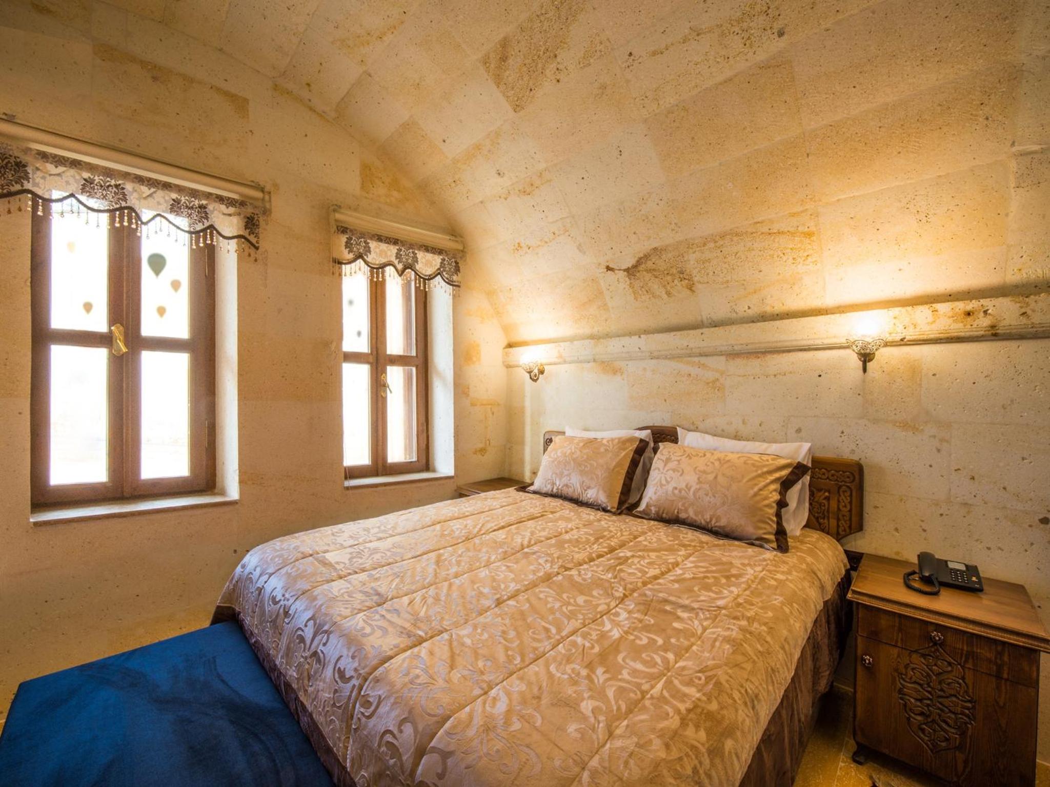 Deluxe Room - Photo 8