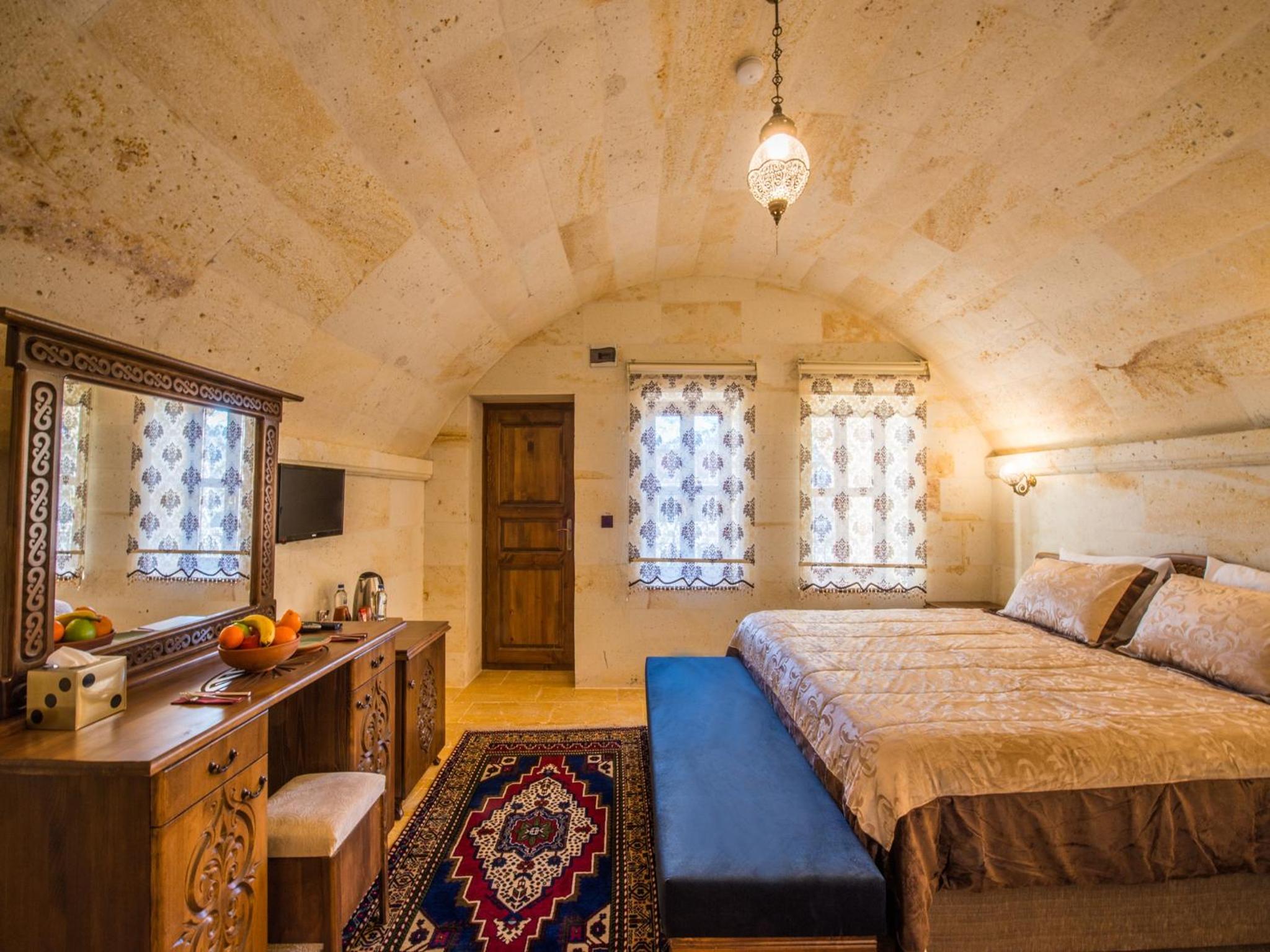 Deluxe Room - Photo 6