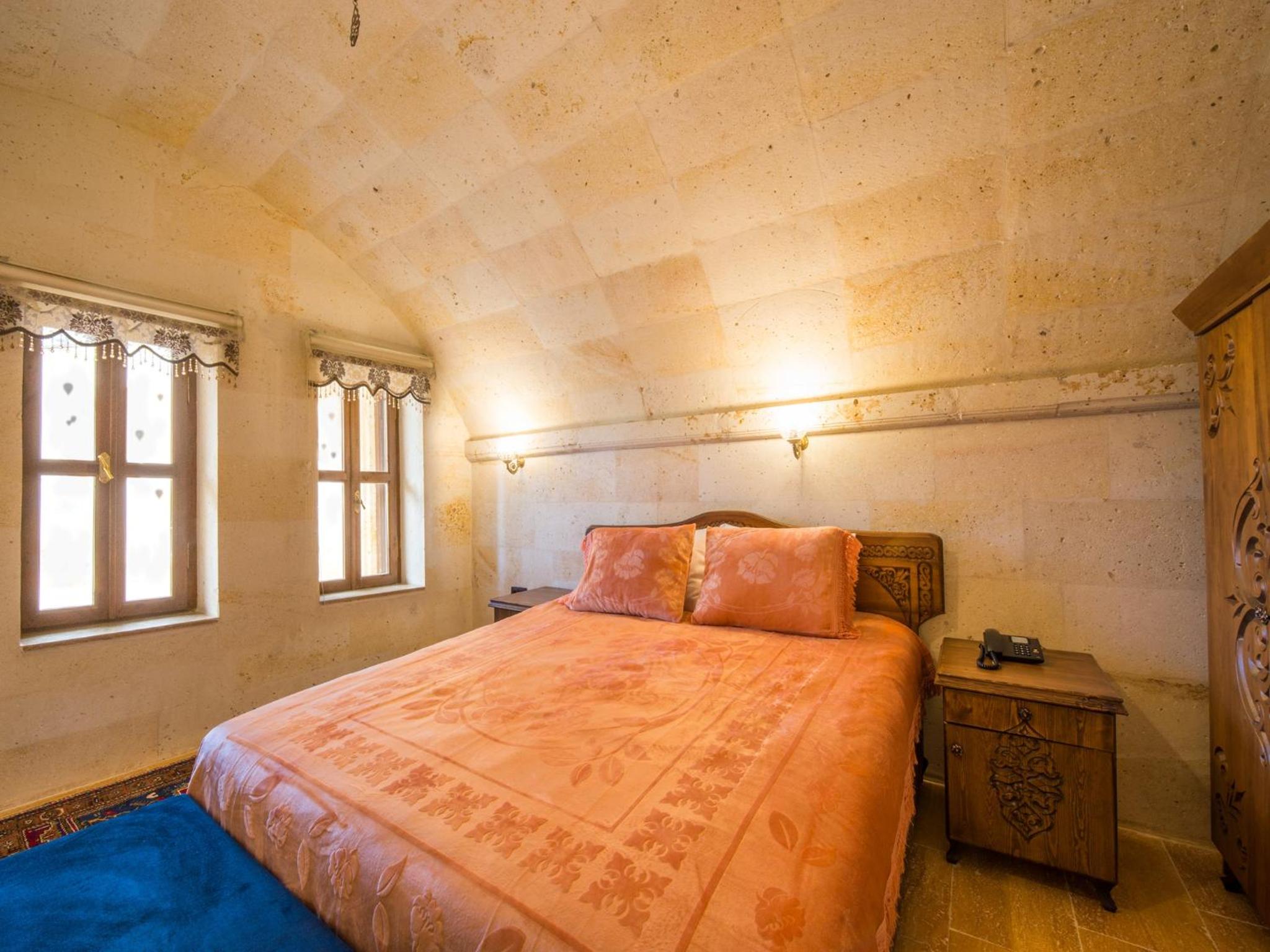 Deluxe Room - Photo 7