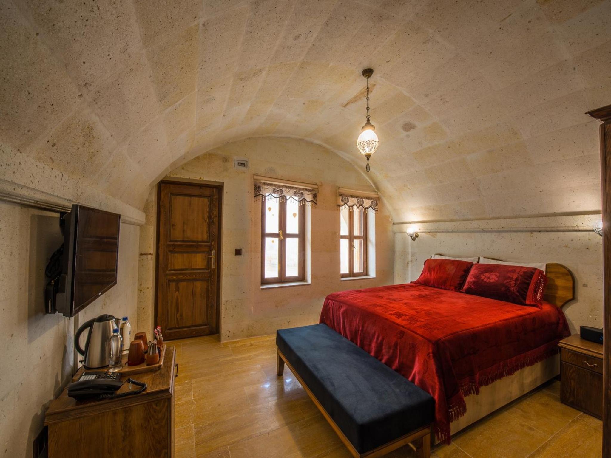 Deluxe Suite - Photo 12