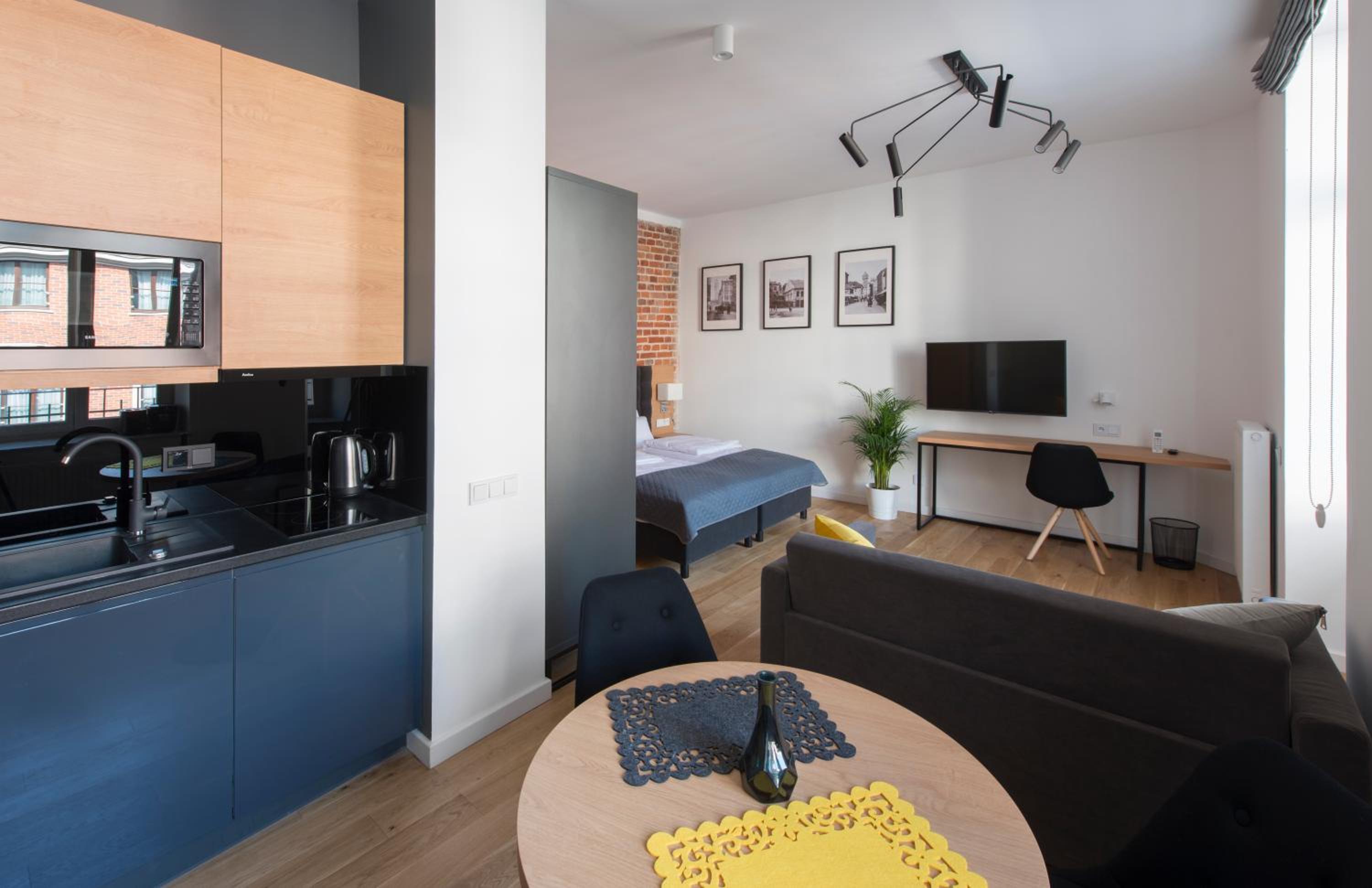 Standard Studio with Balcony photo 3
