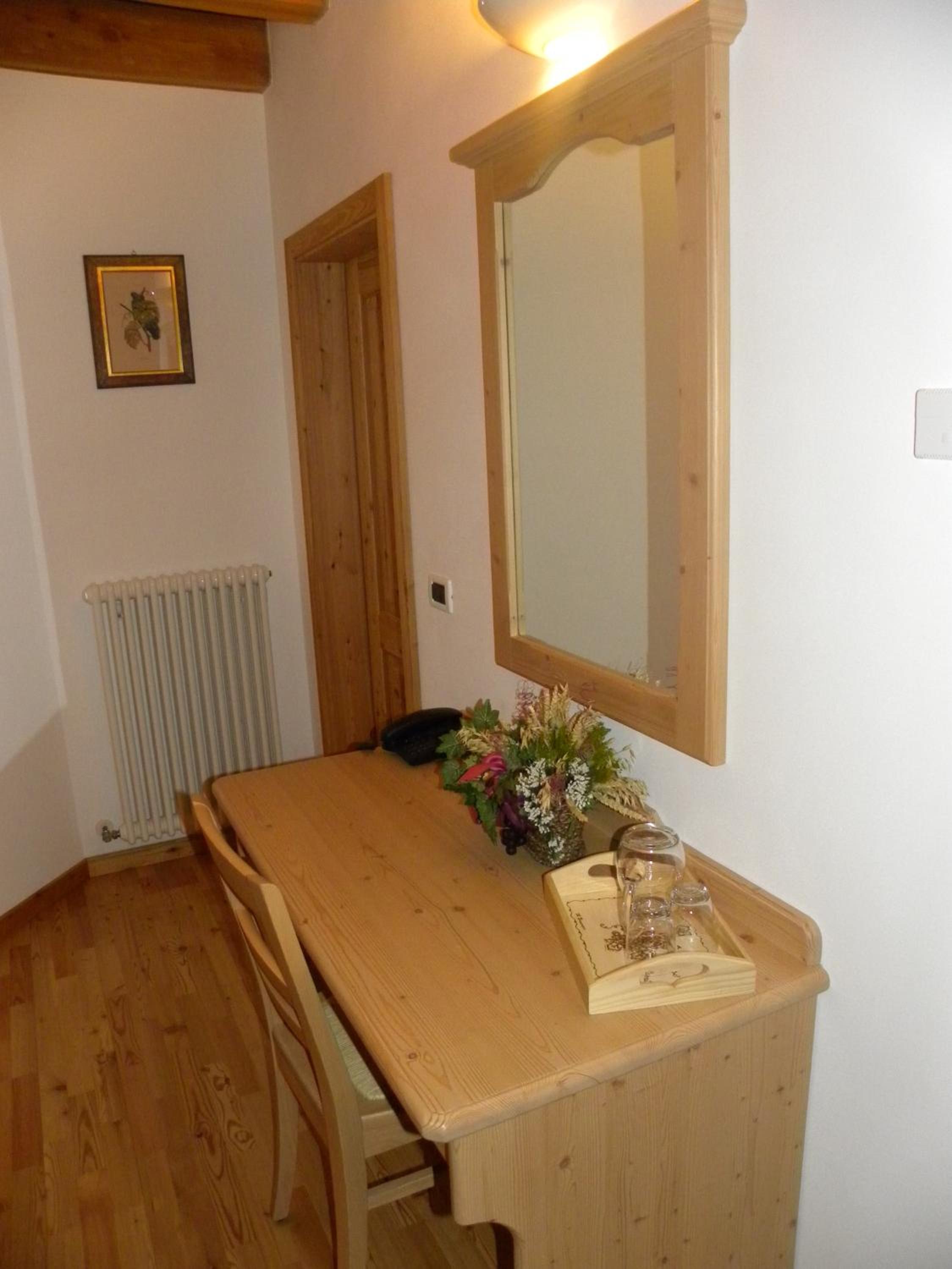 Triple Room with Private Bathroom - Photo 2