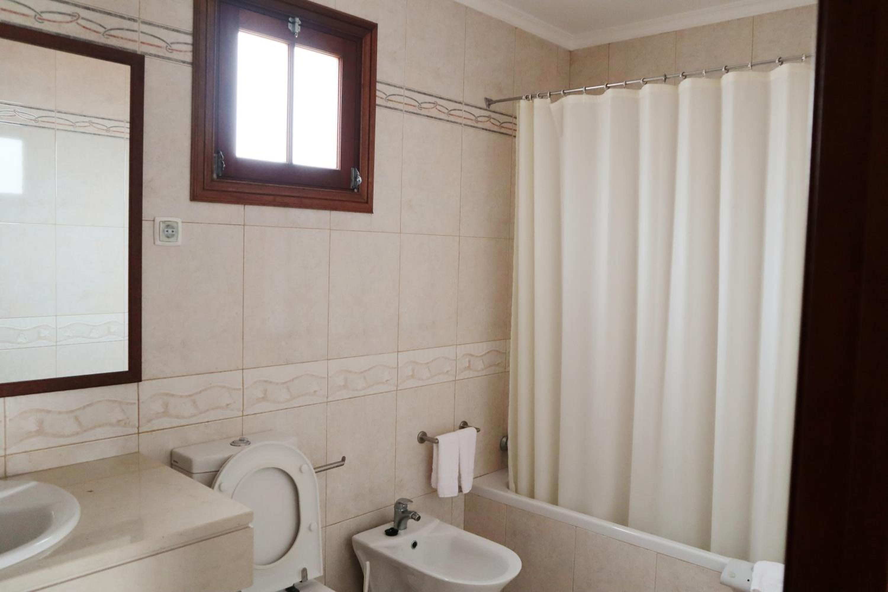 Double or Twin Room with Garden View - Photo 14
