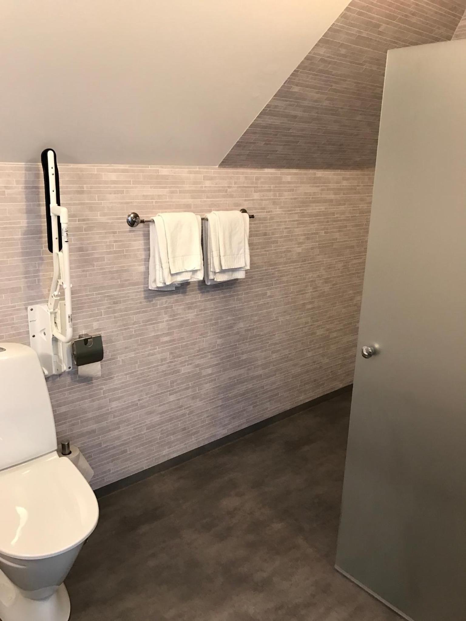 Standard Double or Twin Room photo 1