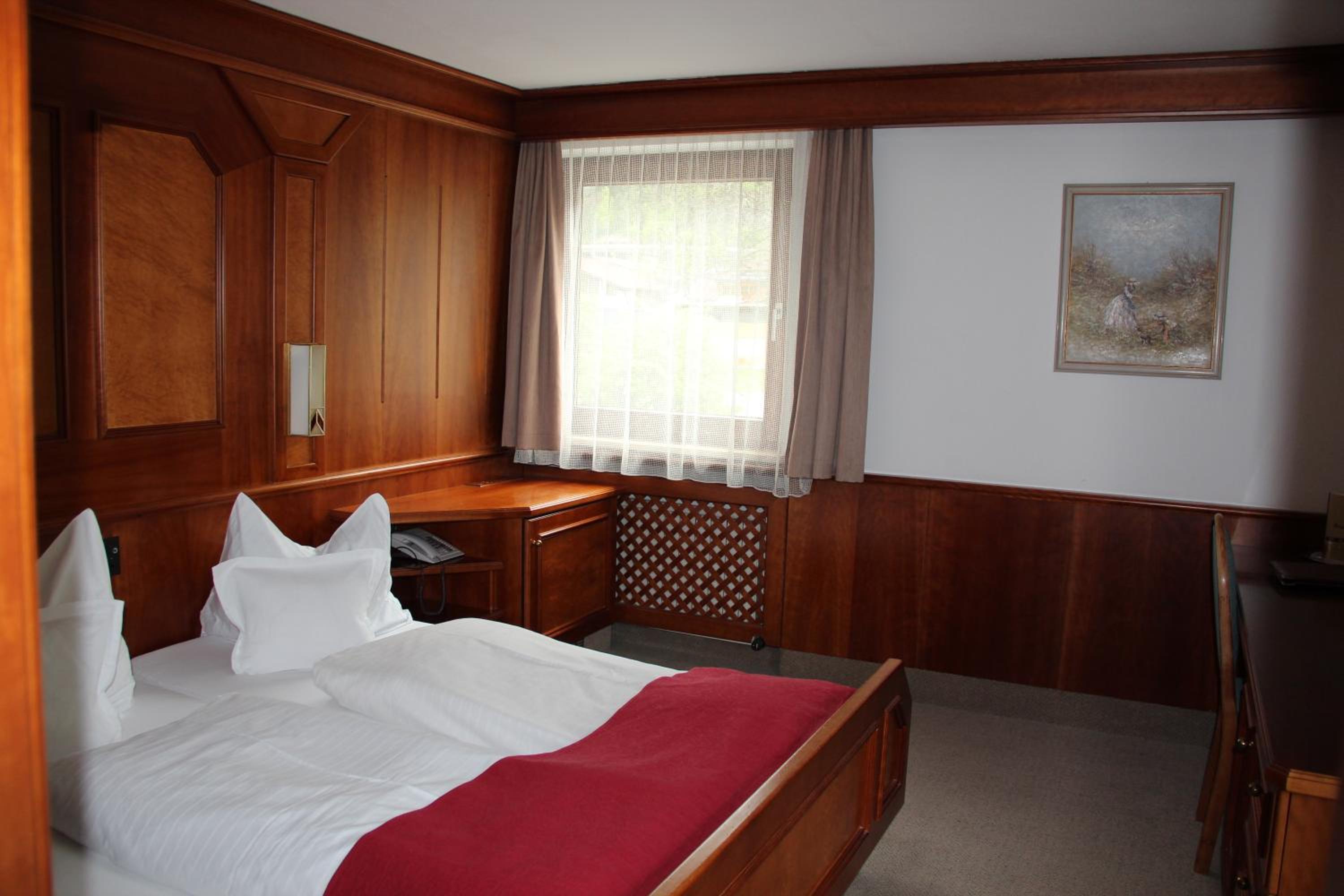Standard Double Room - Photo 13
