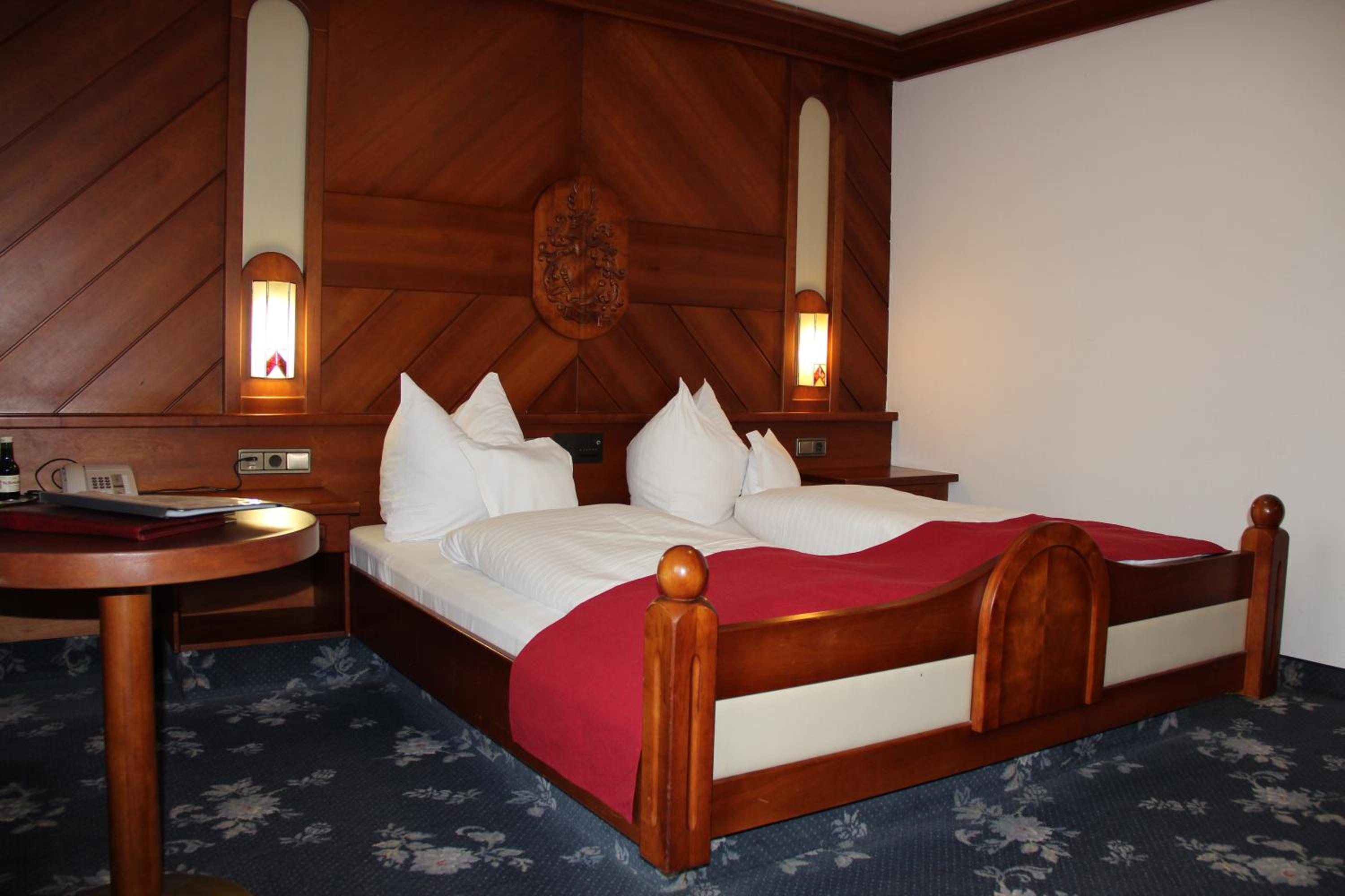Standard Double Room - Photo 12
