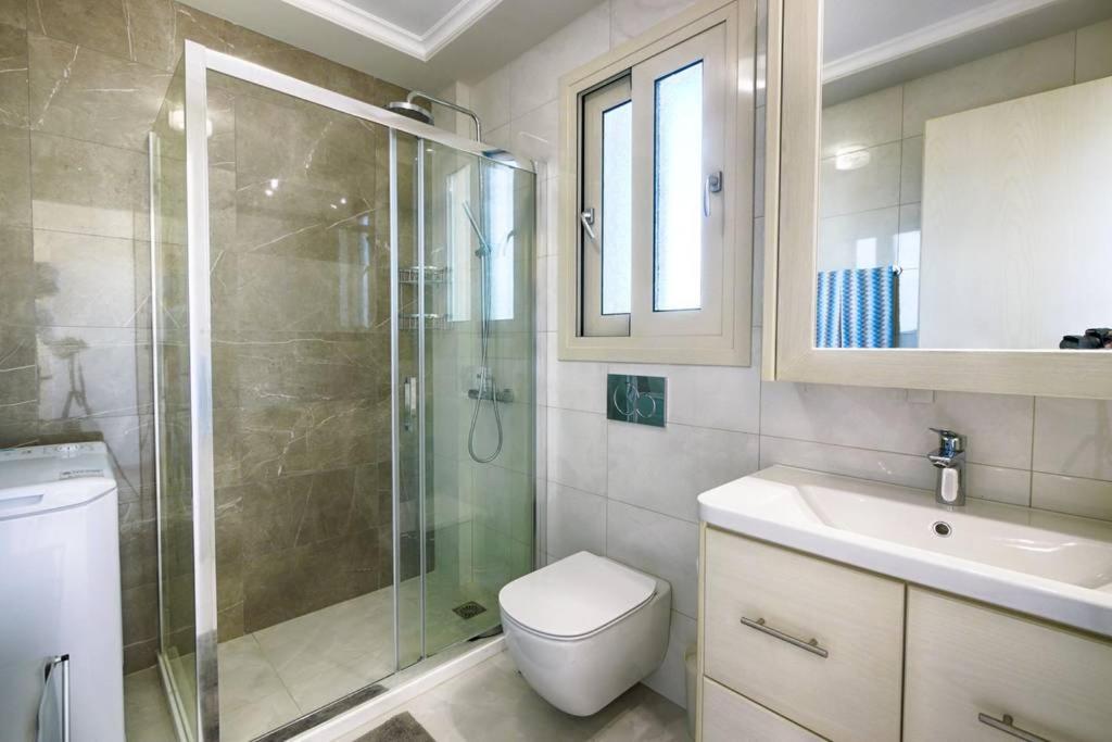 Deluxe Suite with Sea View photo 3