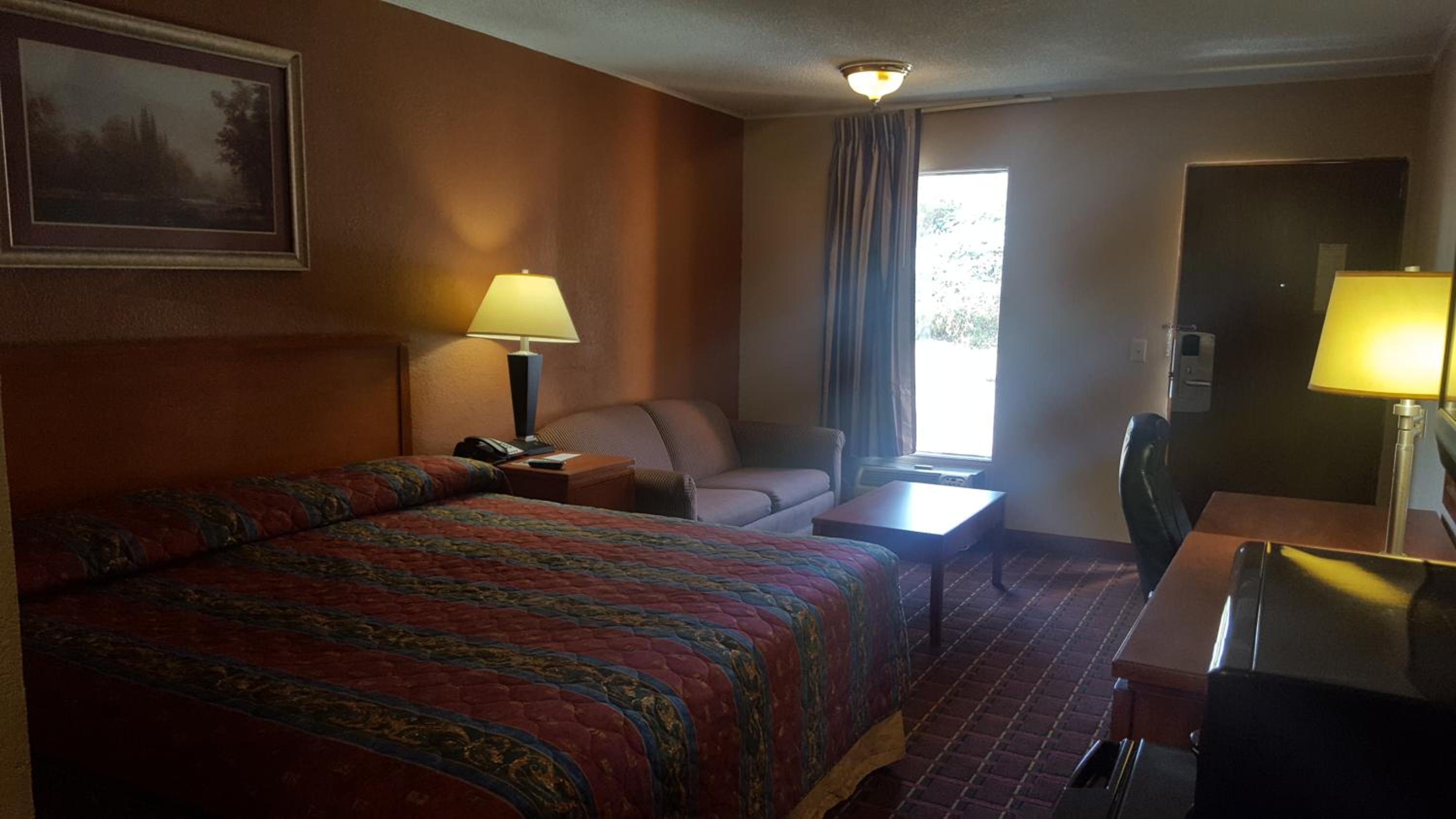 King Room - Non-Smoking - Photo 3