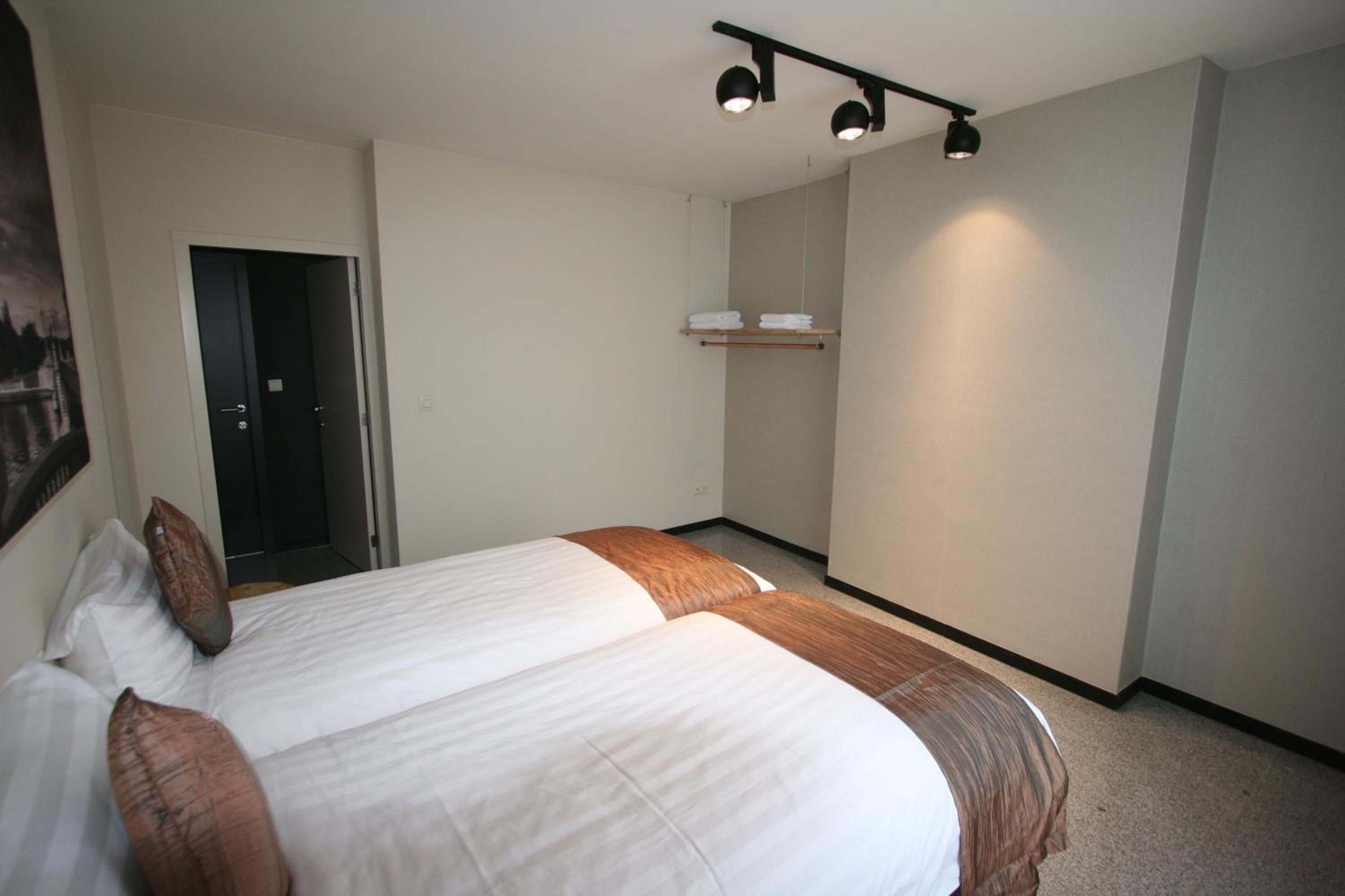 Two-Bedroom Apartment - Photo 6