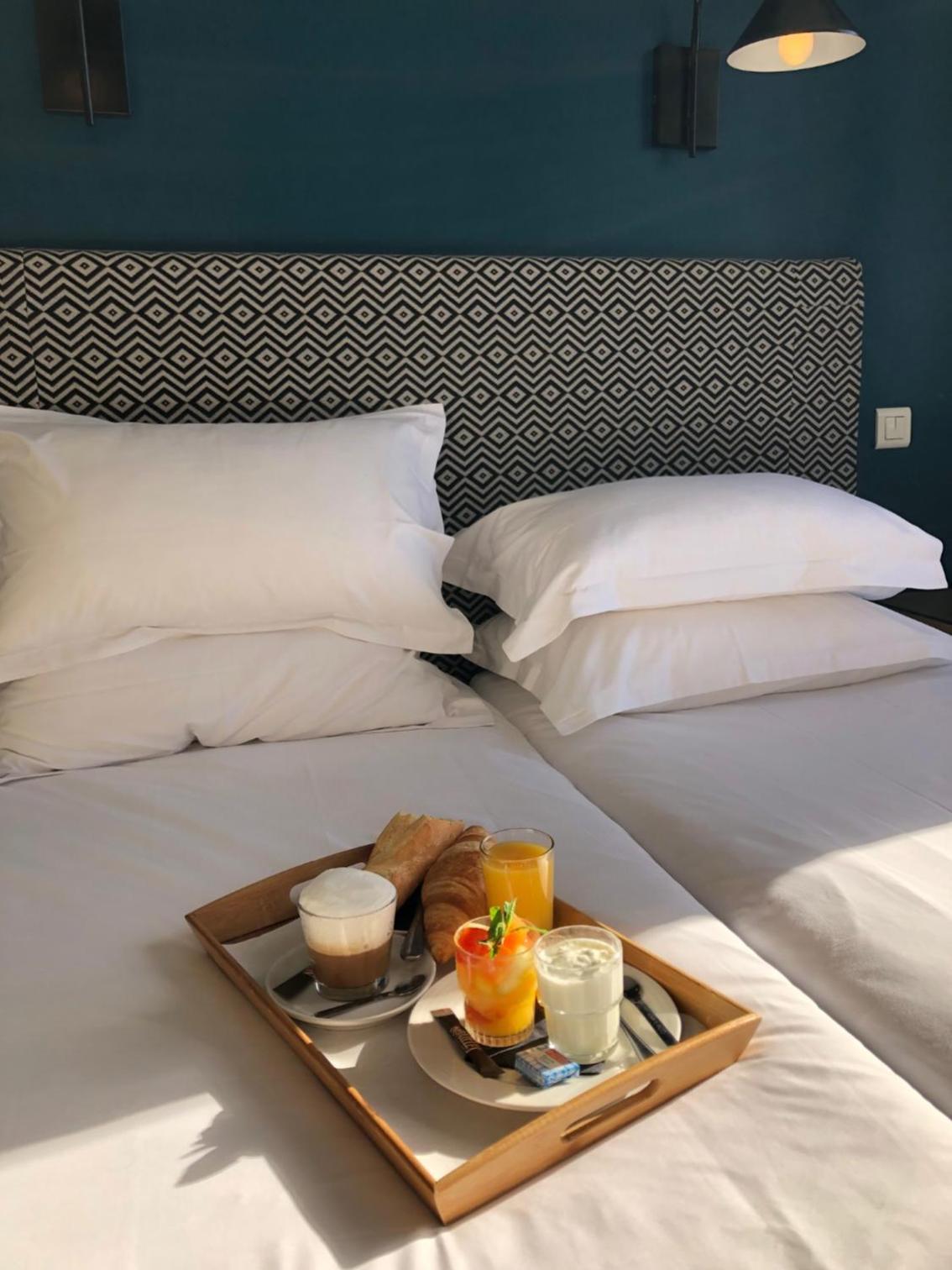 Classic Twin Room with Old Port View photo 1