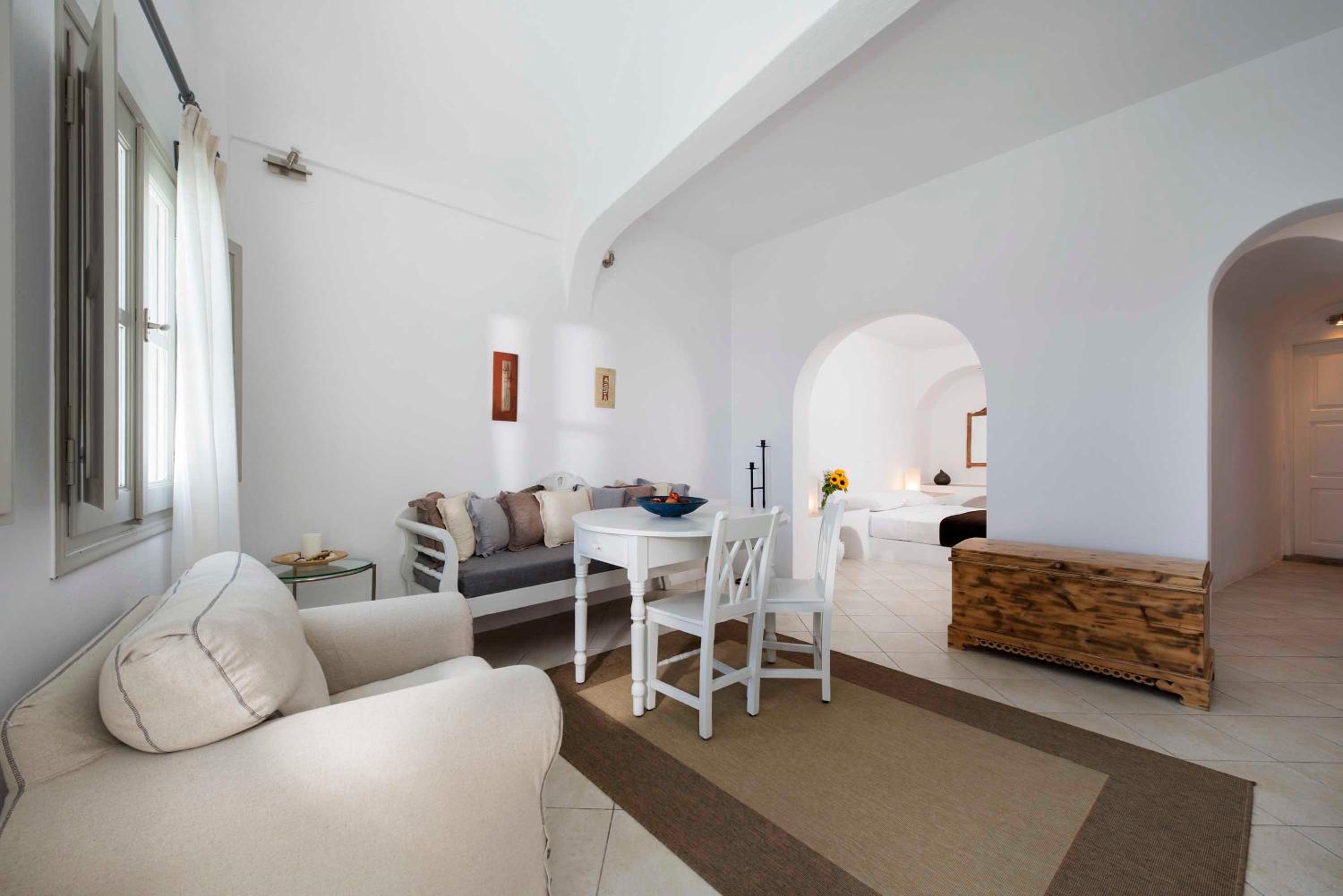 One Bedroom Suite with Caldera and Volcano View