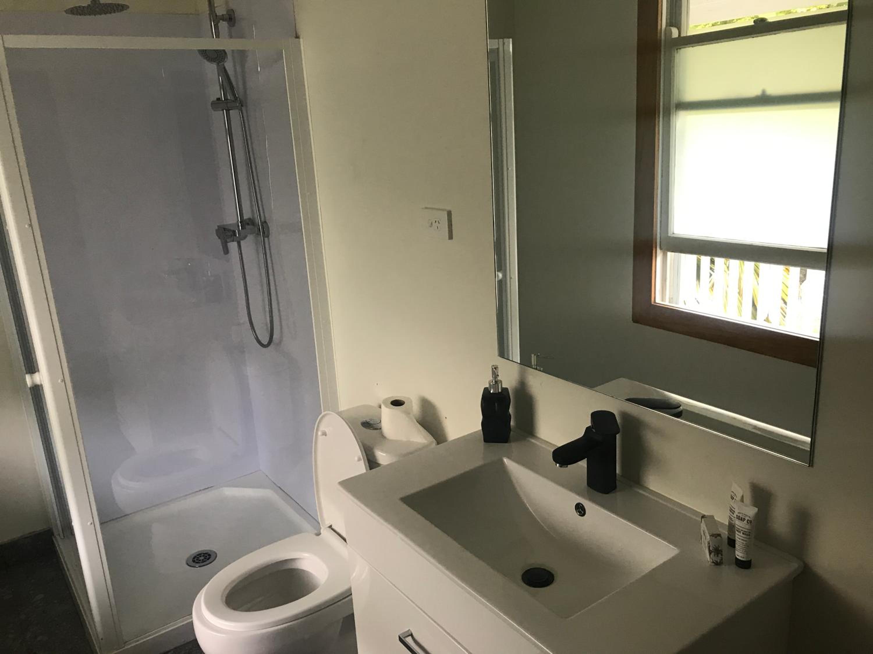 Twin Room with Bathroom - Photo 5